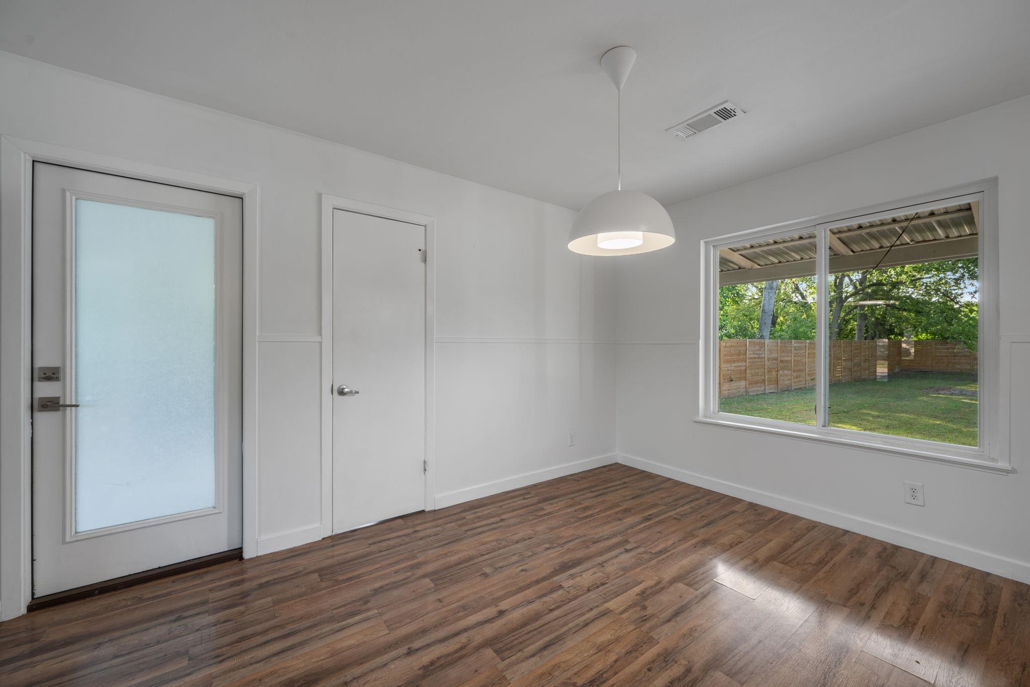3203 Dolphin Dr, Austin, TX 78704