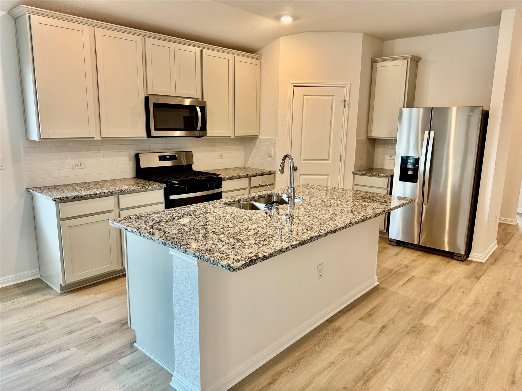 5009 Hazelnut Ln, Del Valle, TX 78617