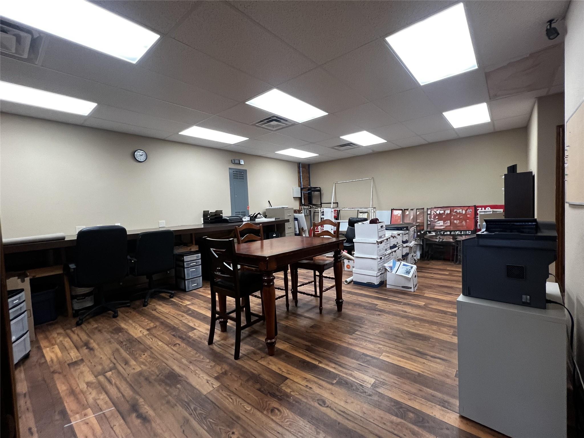 212 S Houston Ave, Cameron, TX 76520