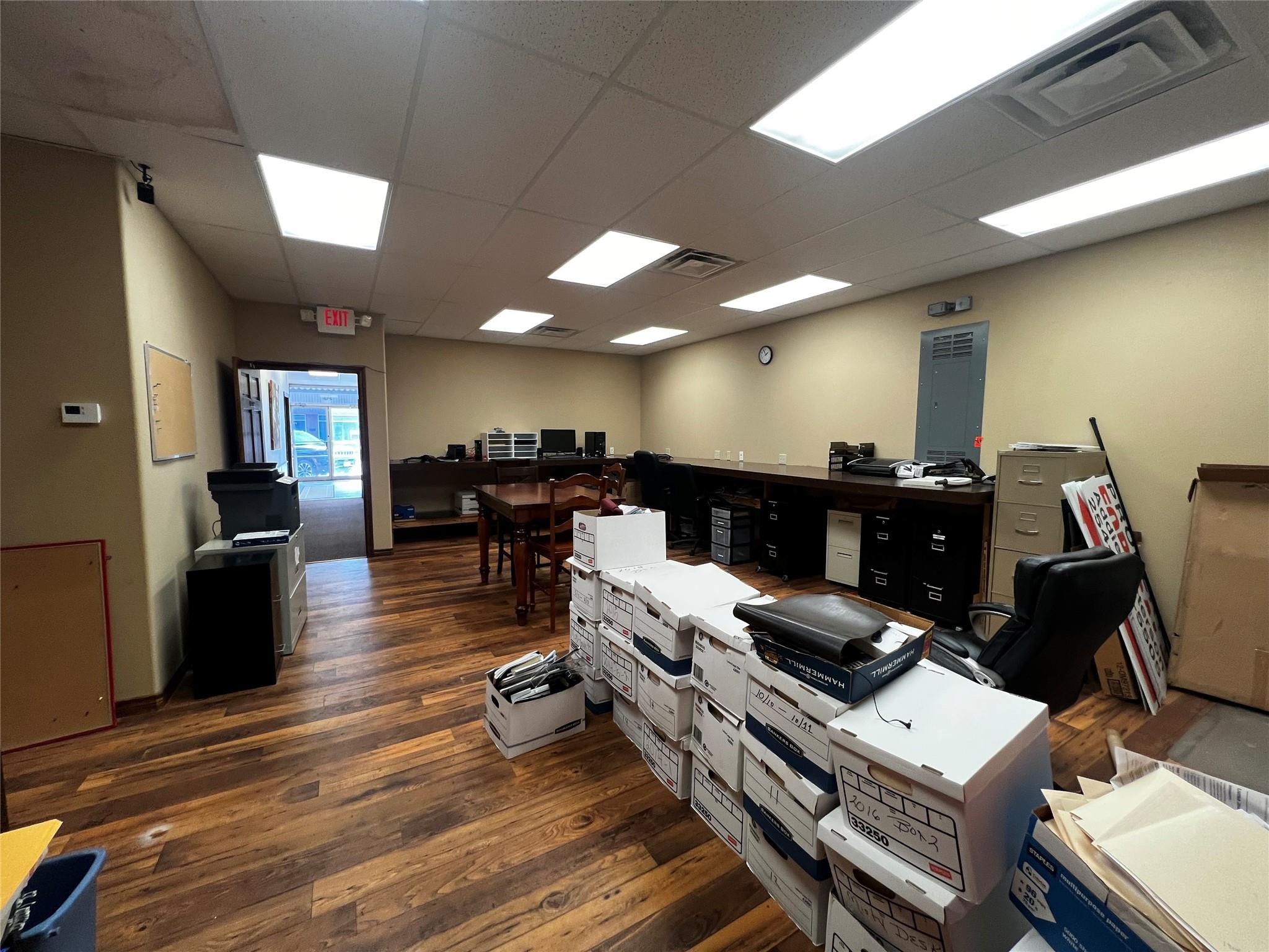 212 S Houston Ave, Cameron, TX 76520