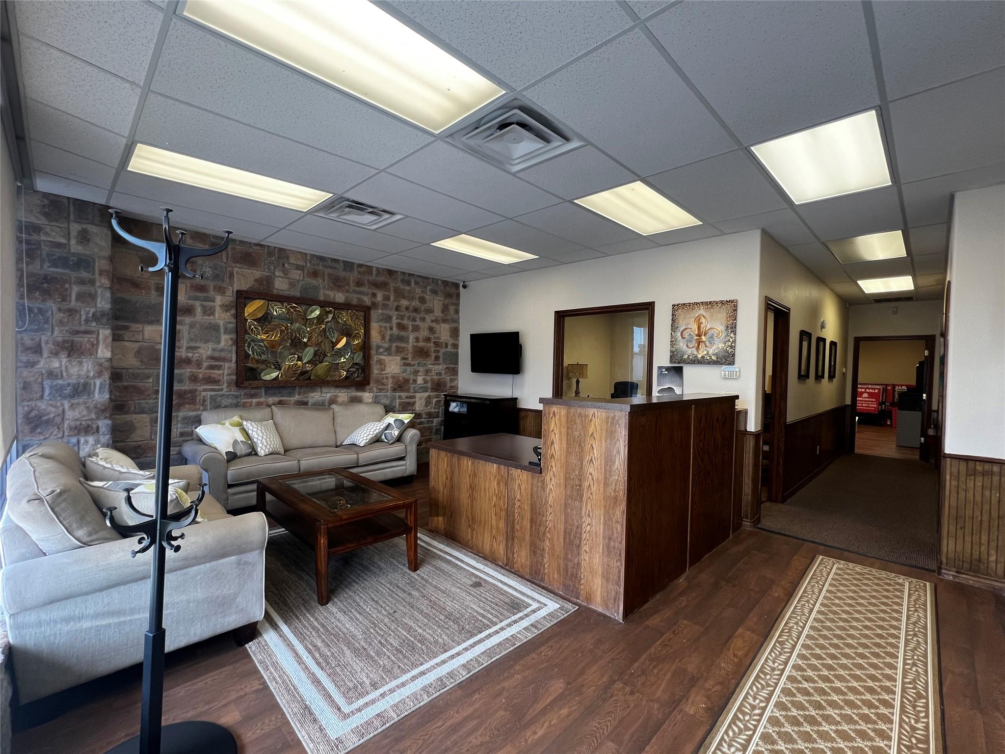 212 S Houston Ave, Cameron, TX 76520