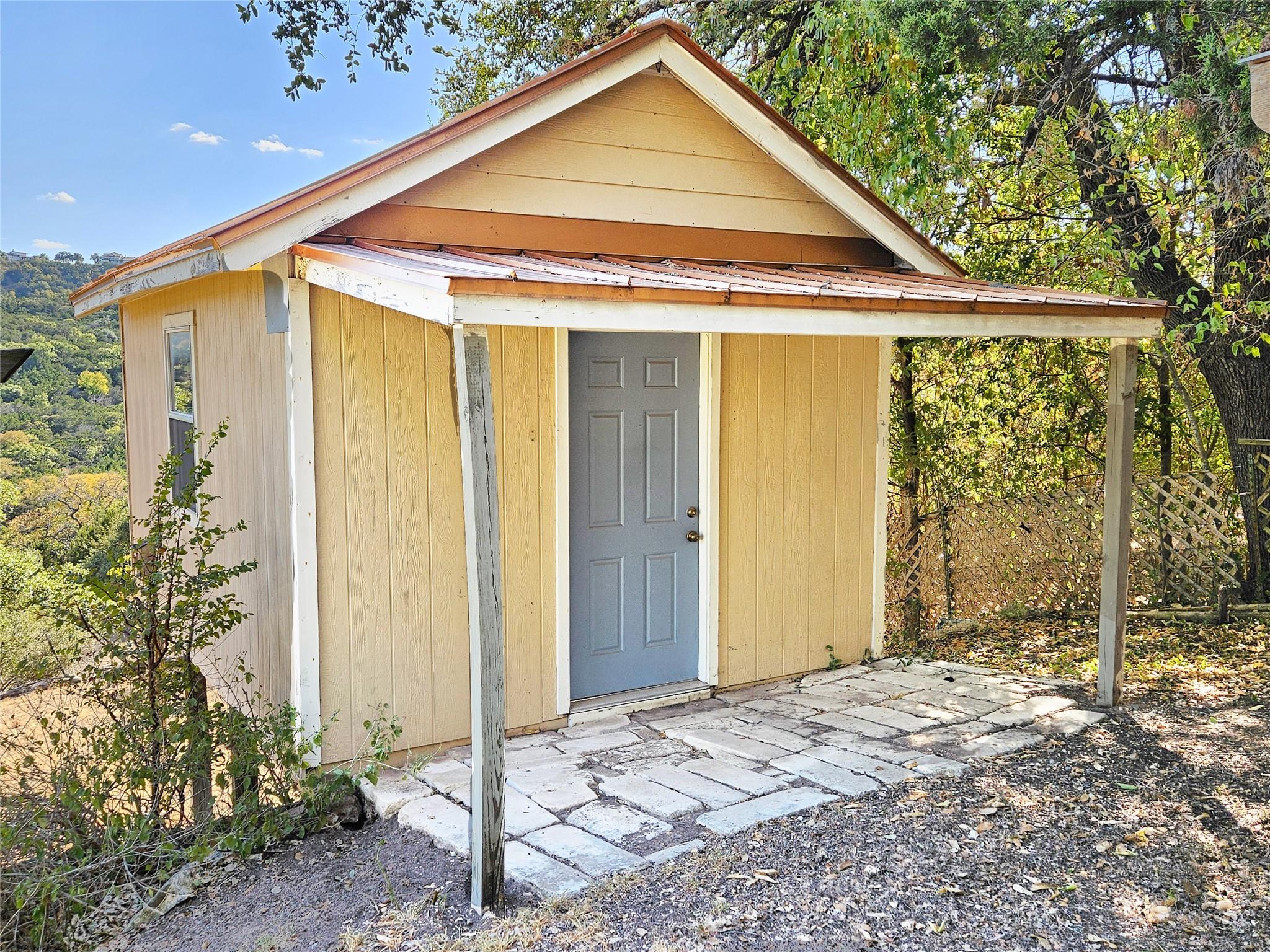 18111 Gregg Bluff Rd, Jonestown, TX 78645