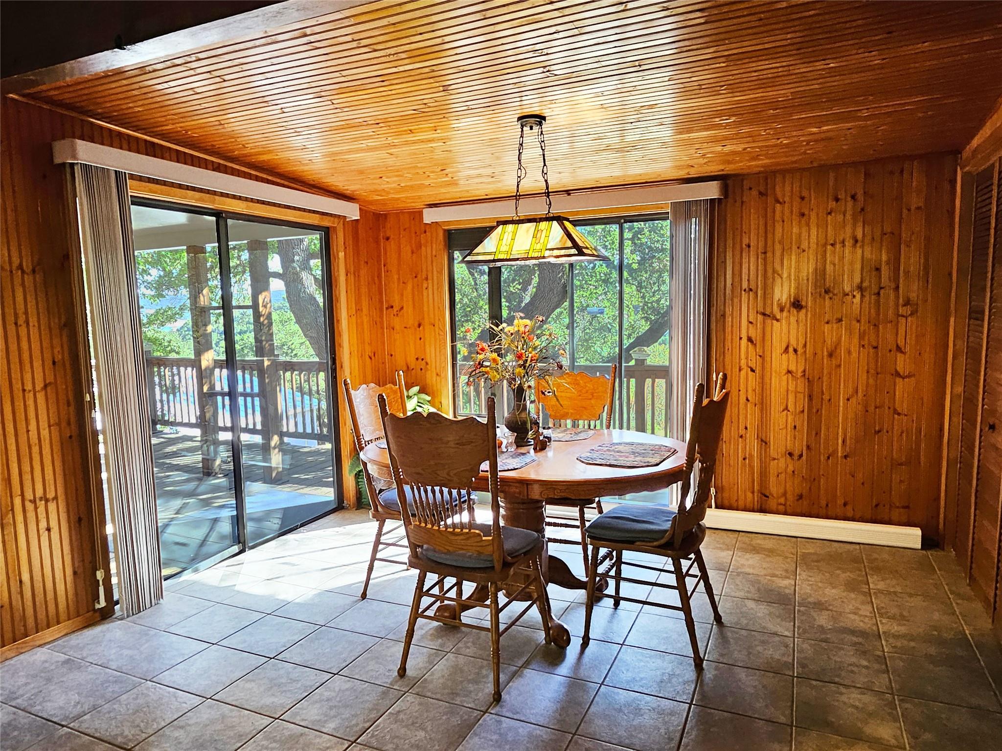 18111 Gregg Bluff Rd, Jonestown, TX 78645