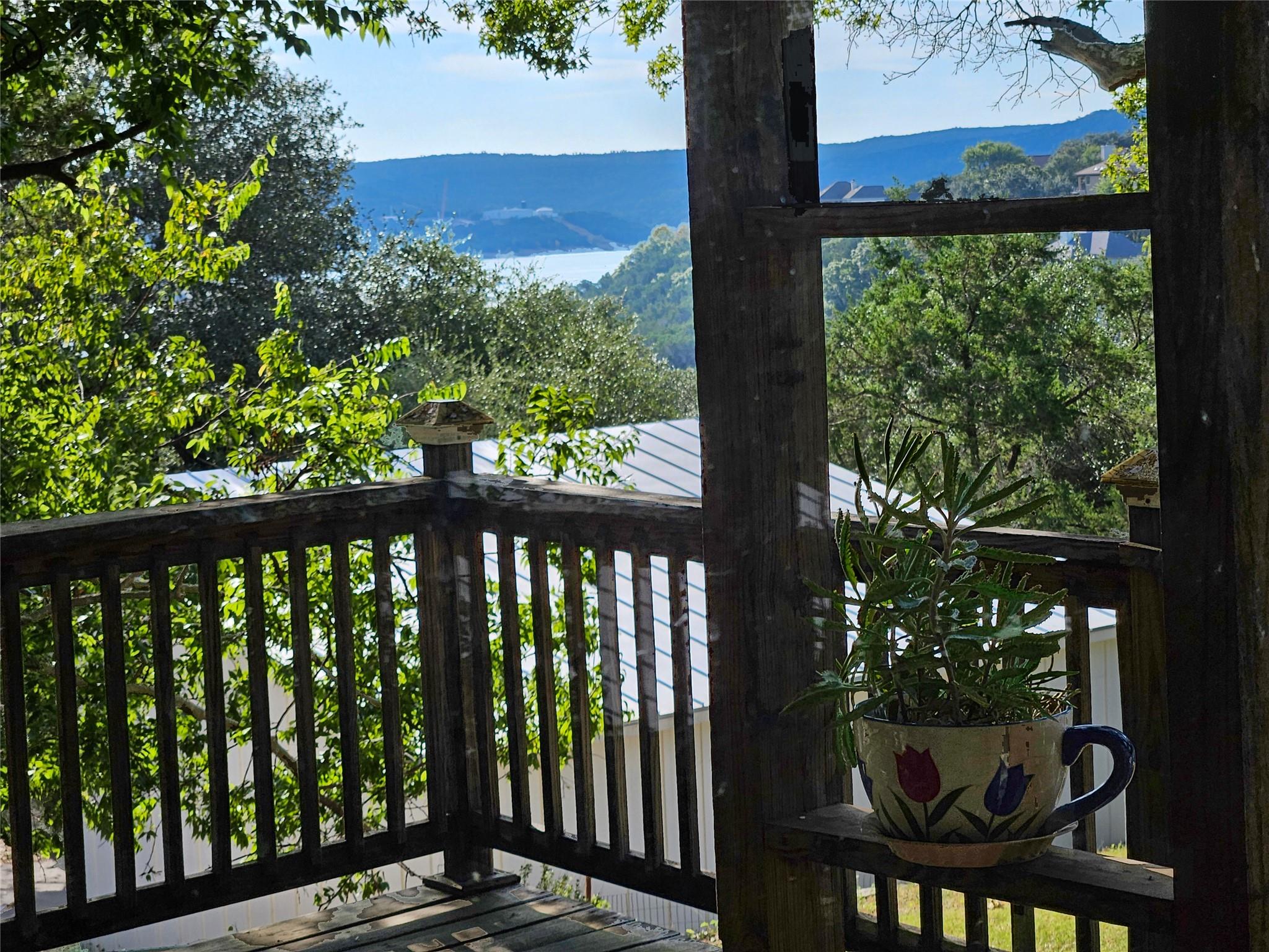 18111 Gregg Bluff Rd, Jonestown, TX 78645