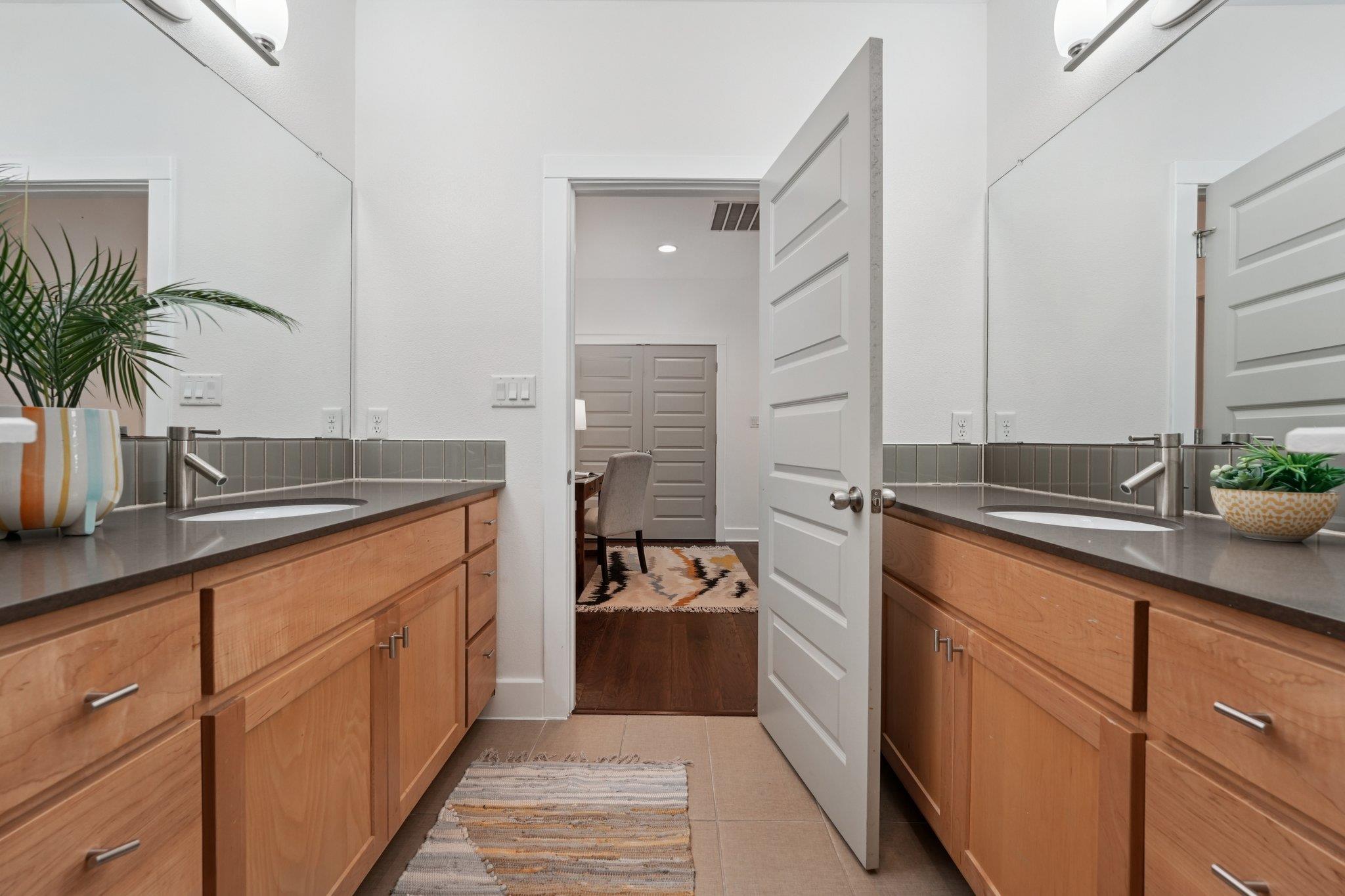 2011 Haskell St # A, Austin, TX 78702