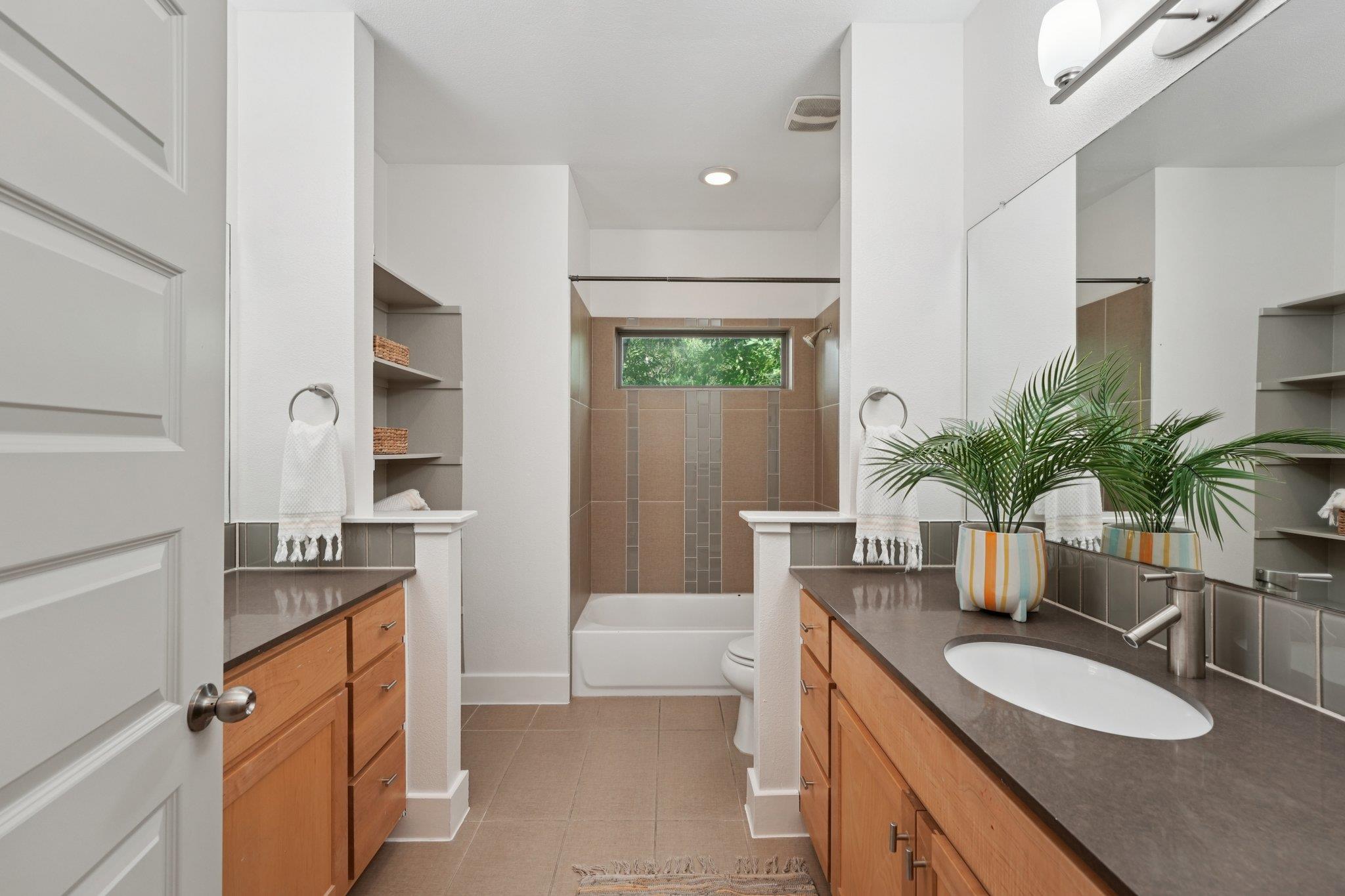 2011 Haskell St # A, Austin, TX 78702