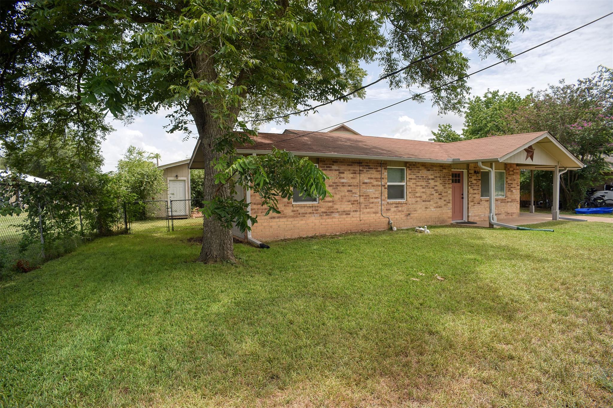 507 Pea Jay Cv, Bastrop, TX 78602