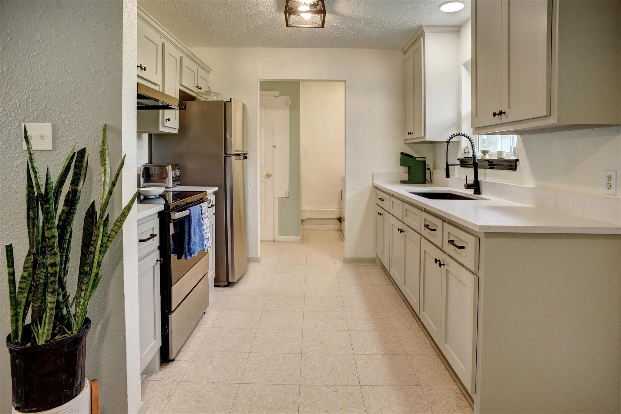507 Pea Jay Cv, Bastrop, TX 78602