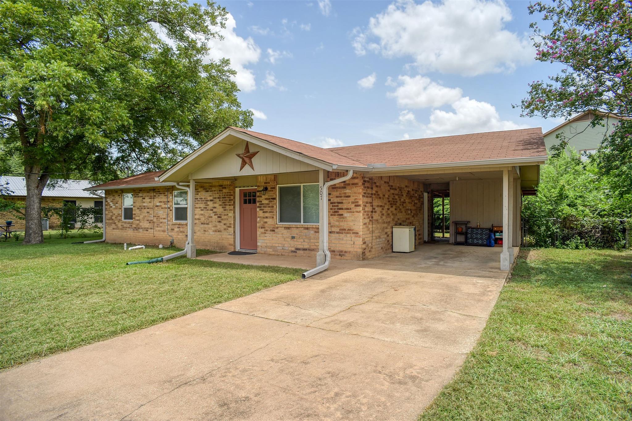 507 Pea Jay Cv, Bastrop, TX 78602