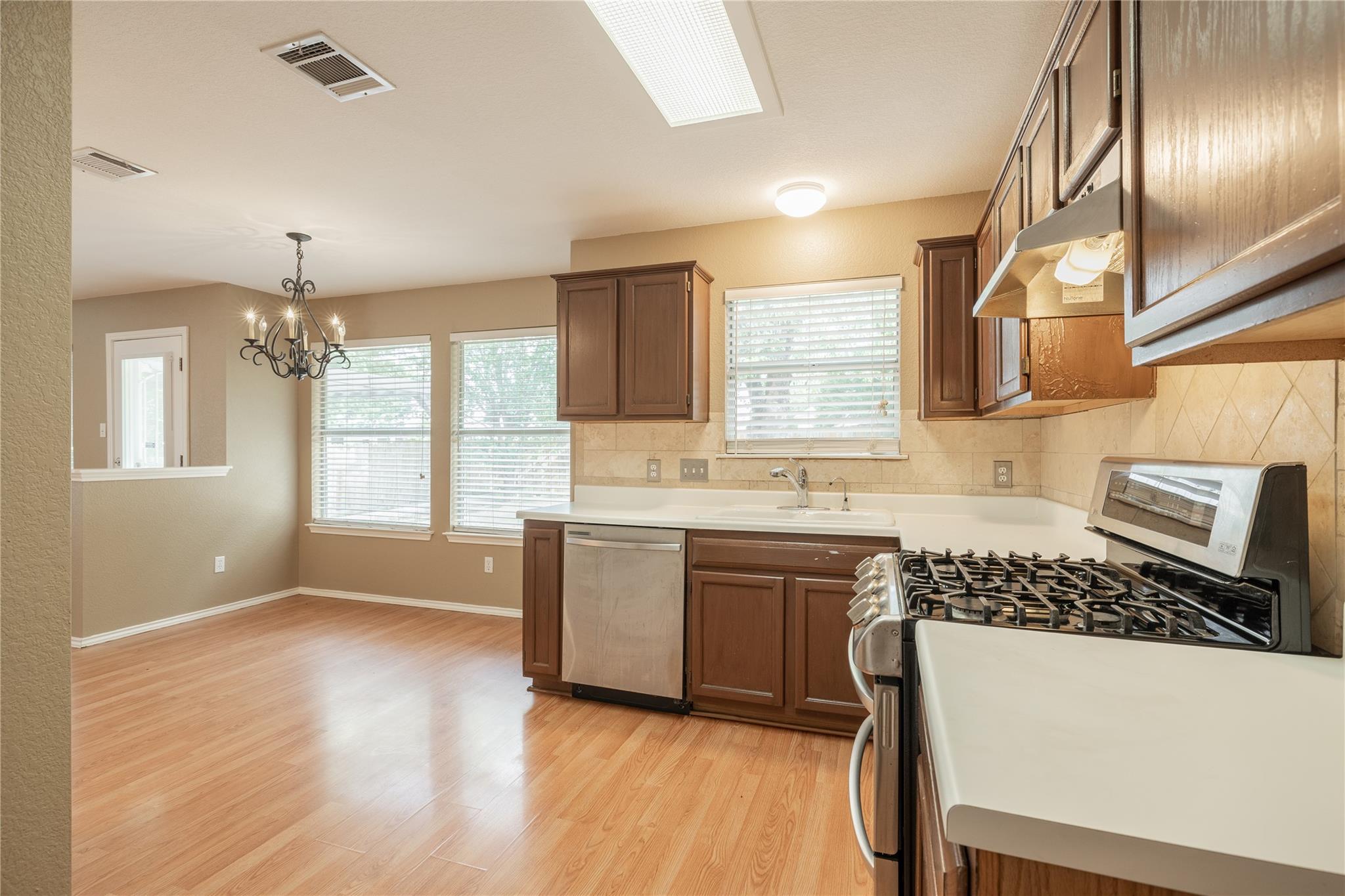 1518 Sundance Dr, Round Rock, TX 78665