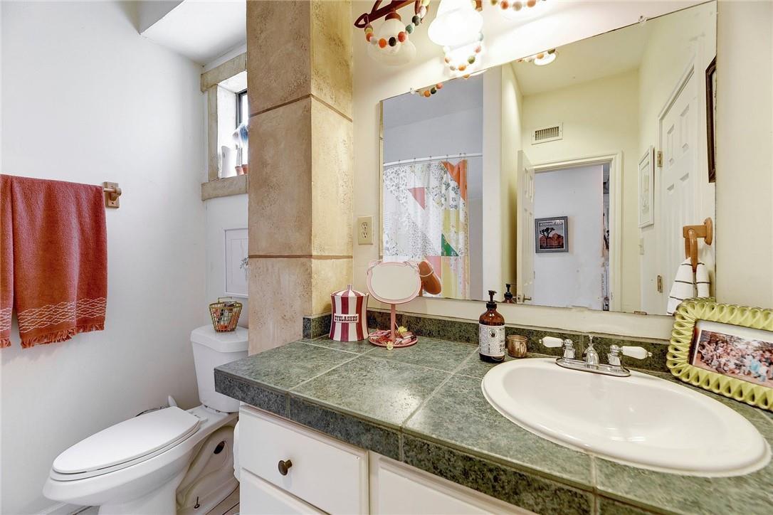 1712 Lakeshore Dr # A, Austin, TX 78746