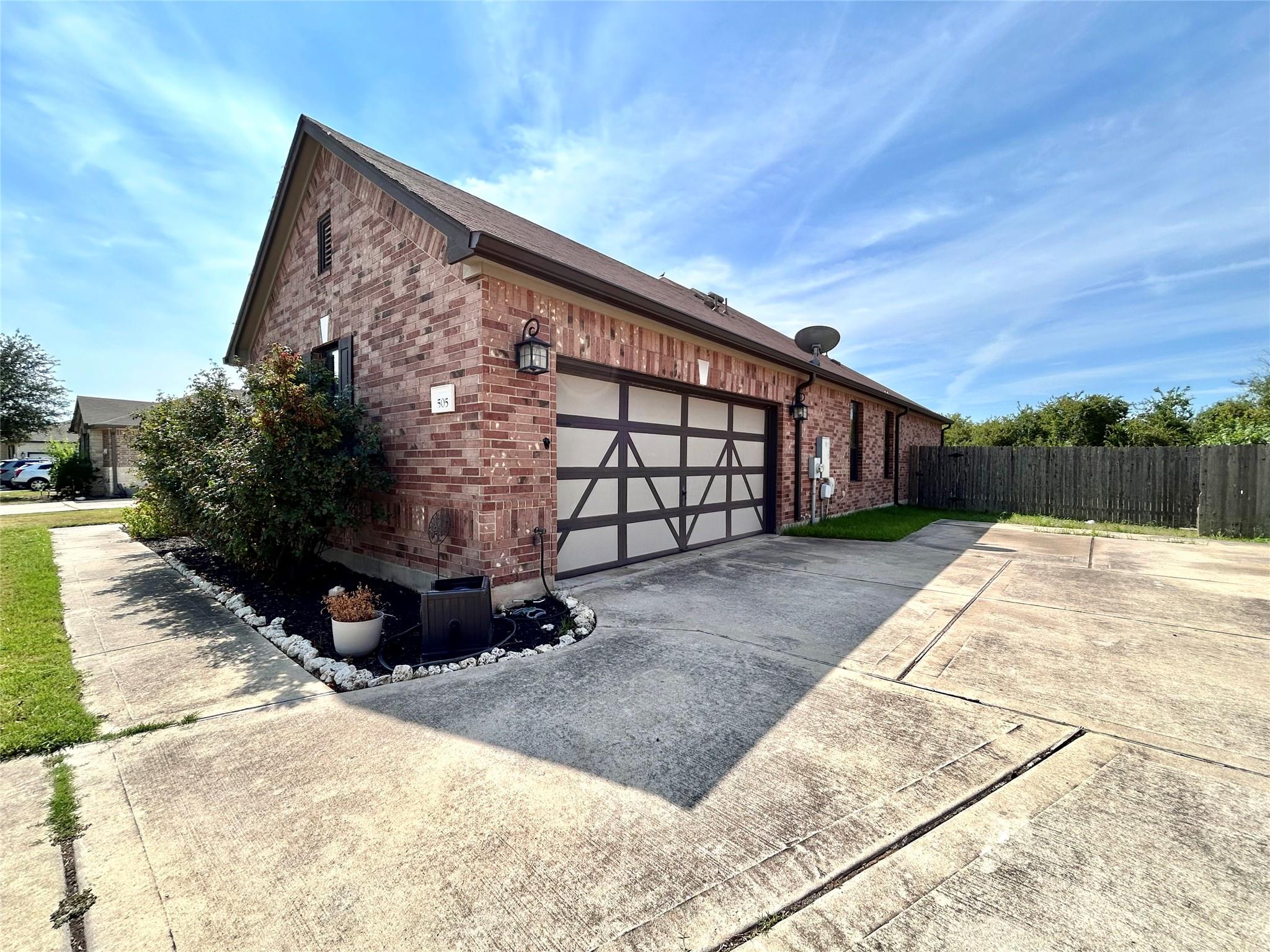 505 Willow Walk Dr, Pflugerville, TX 78660