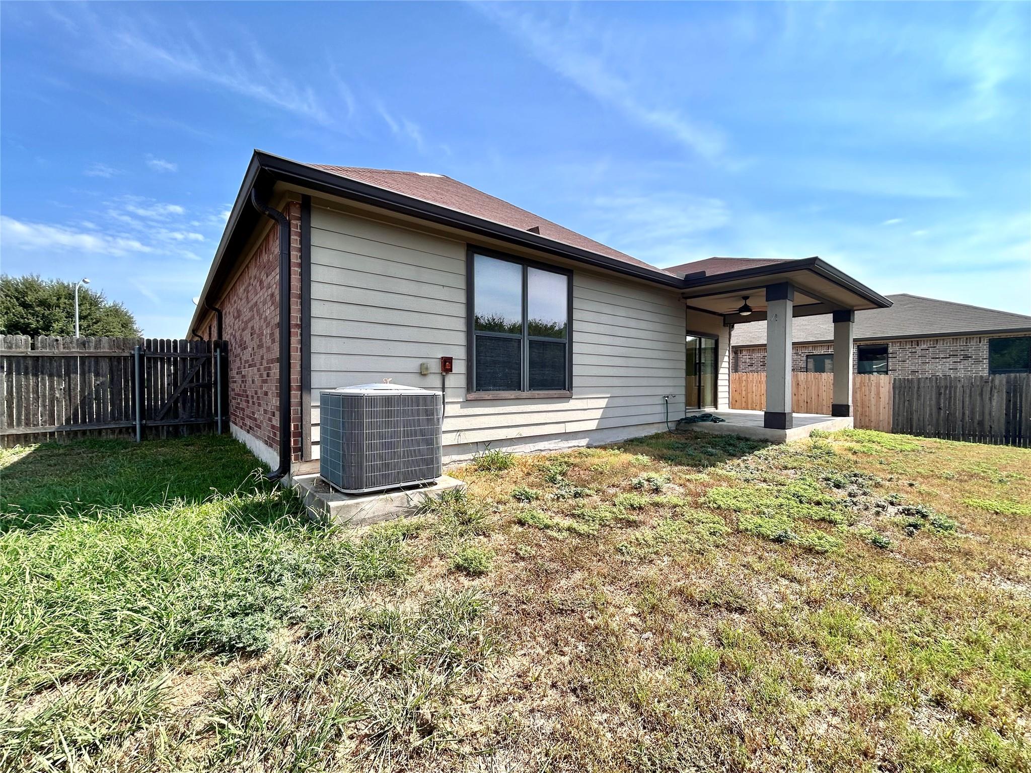 505 Willow Walk Dr, Pflugerville, TX 78660