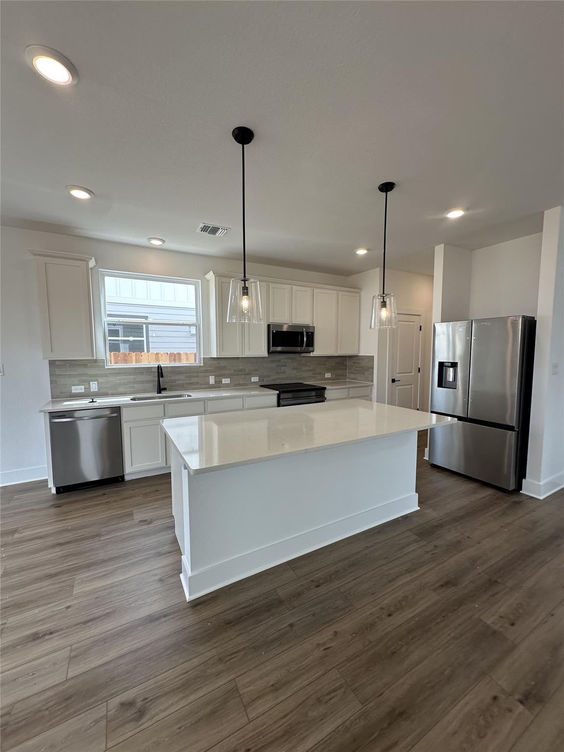154 Kislingbury Ln, Kyle, TX 78640