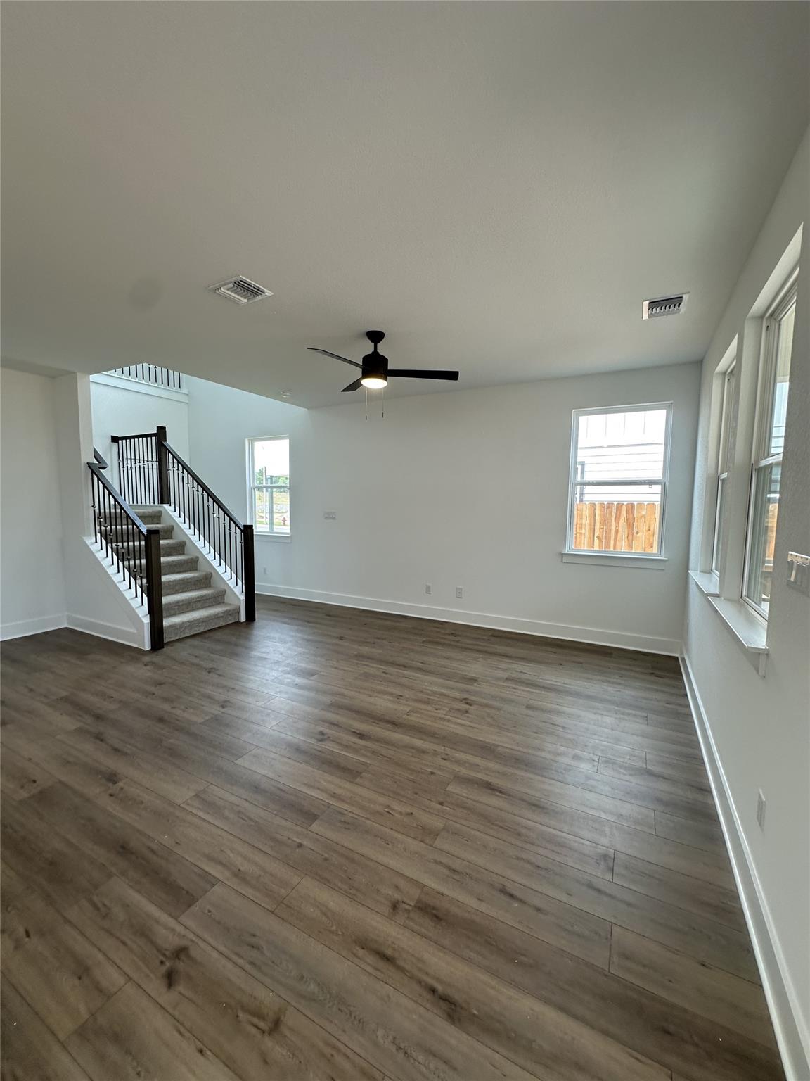 154 Kislingbury Ln, Kyle, TX 78640