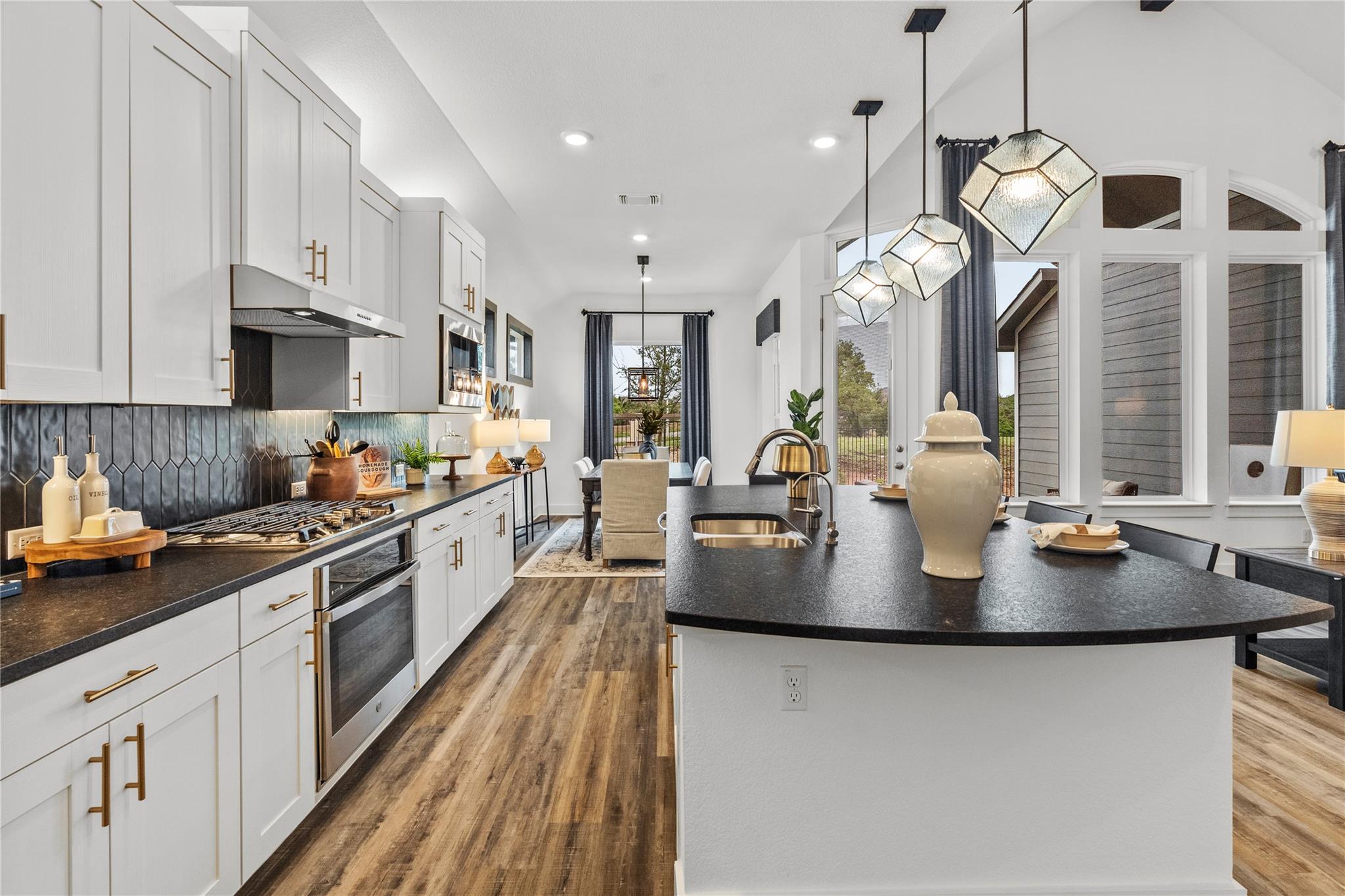 2004 Tobiano Trce, Georgetown, TX 78633