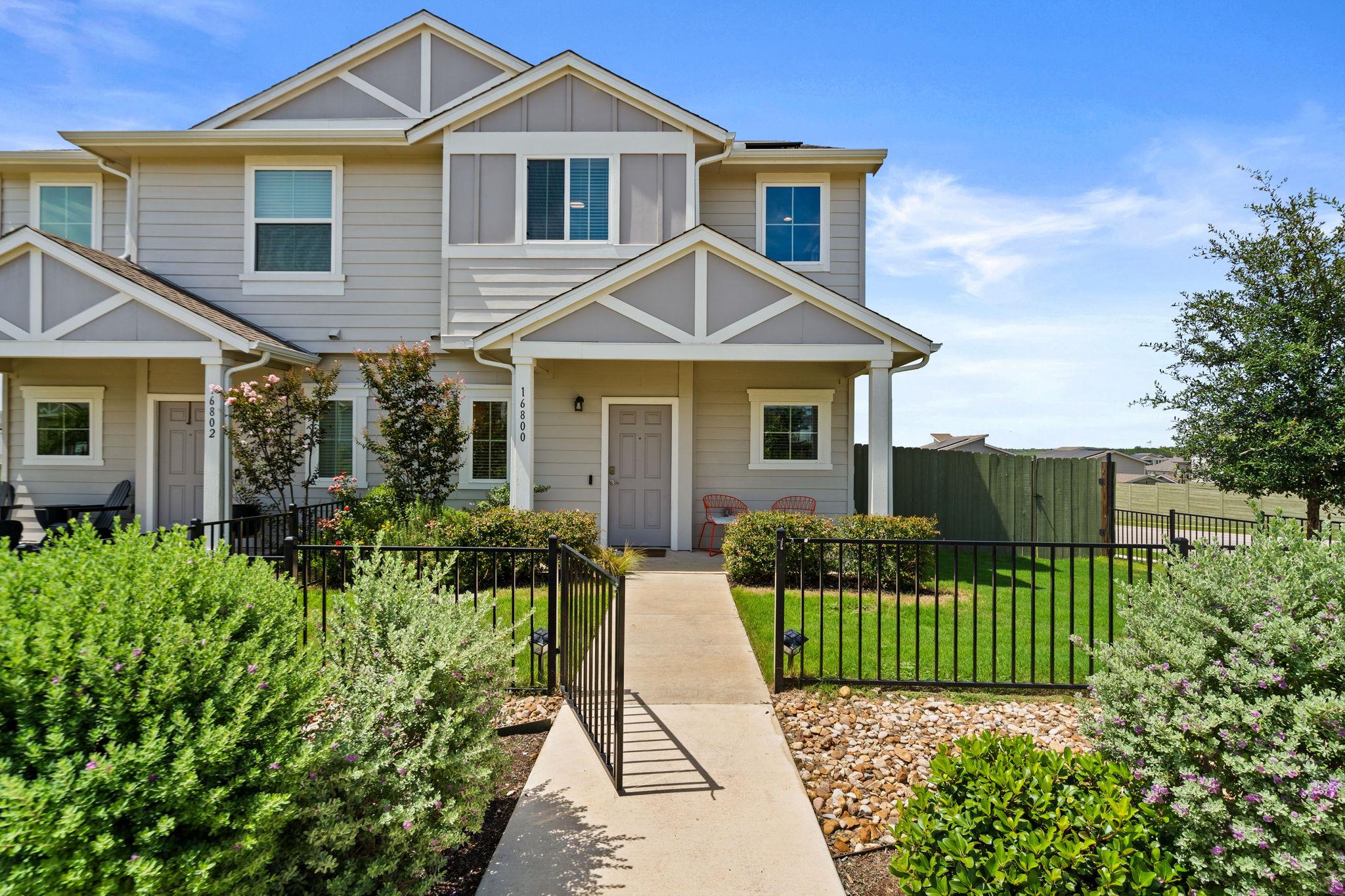 16800 Sonoma Breeze Dr, Manor, TX 78653