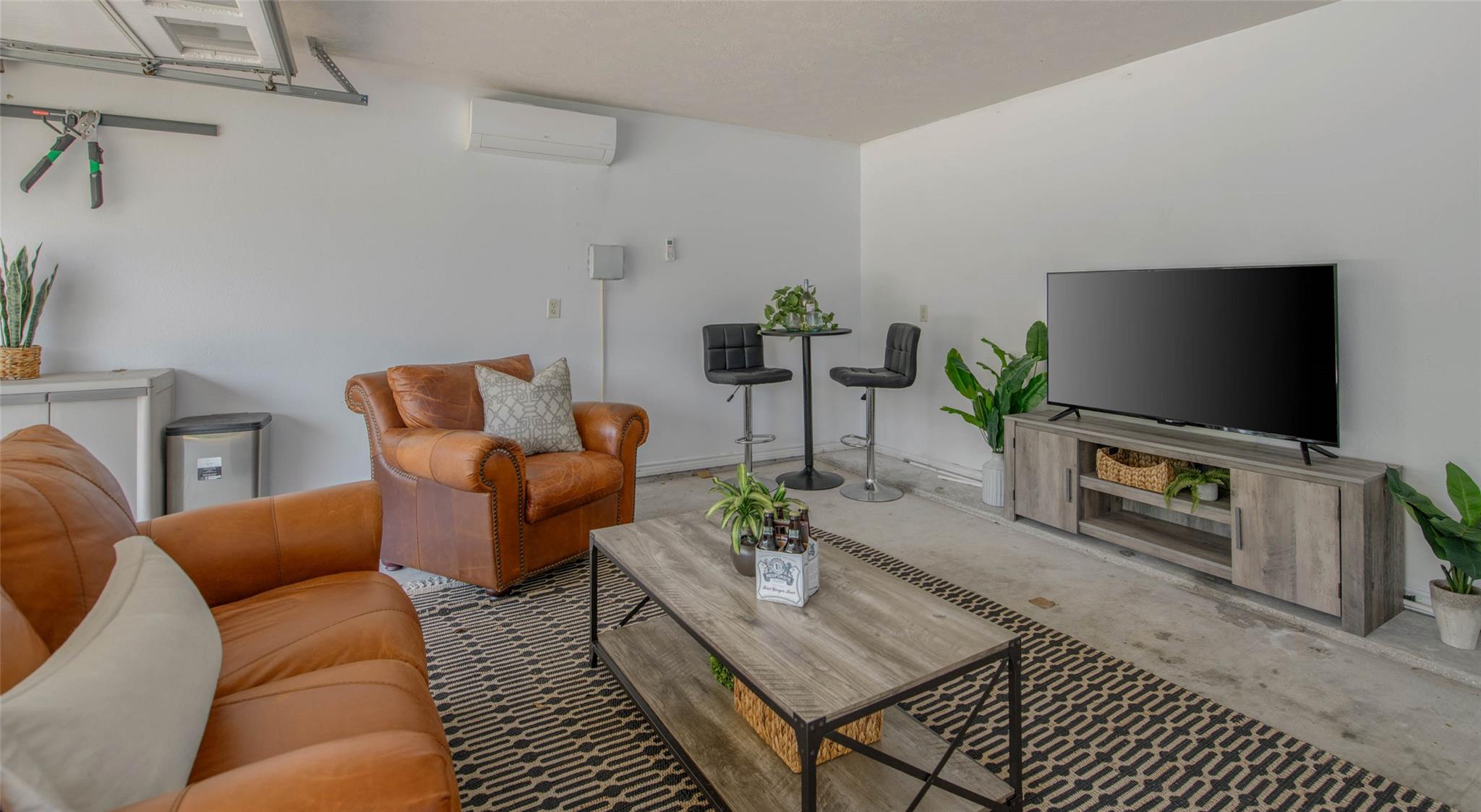 6201 Cromwell Ct, Bryan, TX 77802