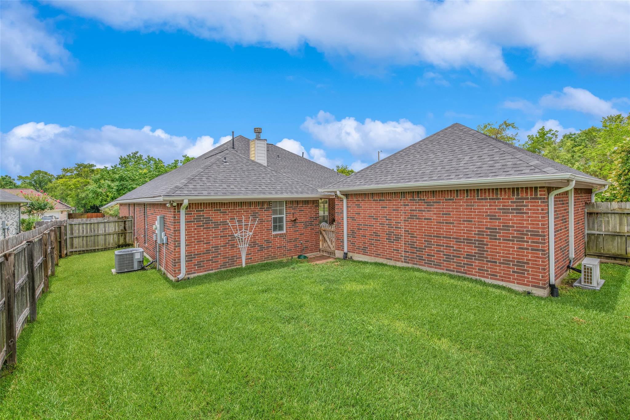 6201 Cromwell Ct, Bryan, TX 77802