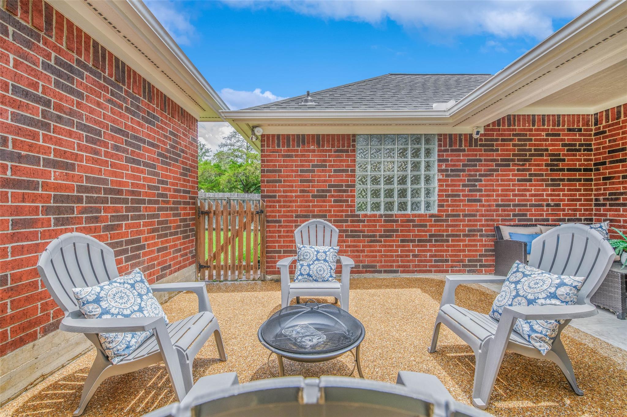 6201 Cromwell Ct, Bryan, TX 77802