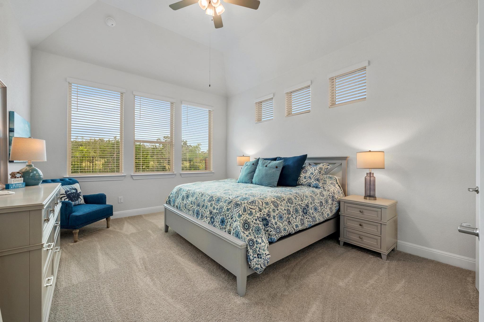 913 Landing Ln, Leander, TX 78641