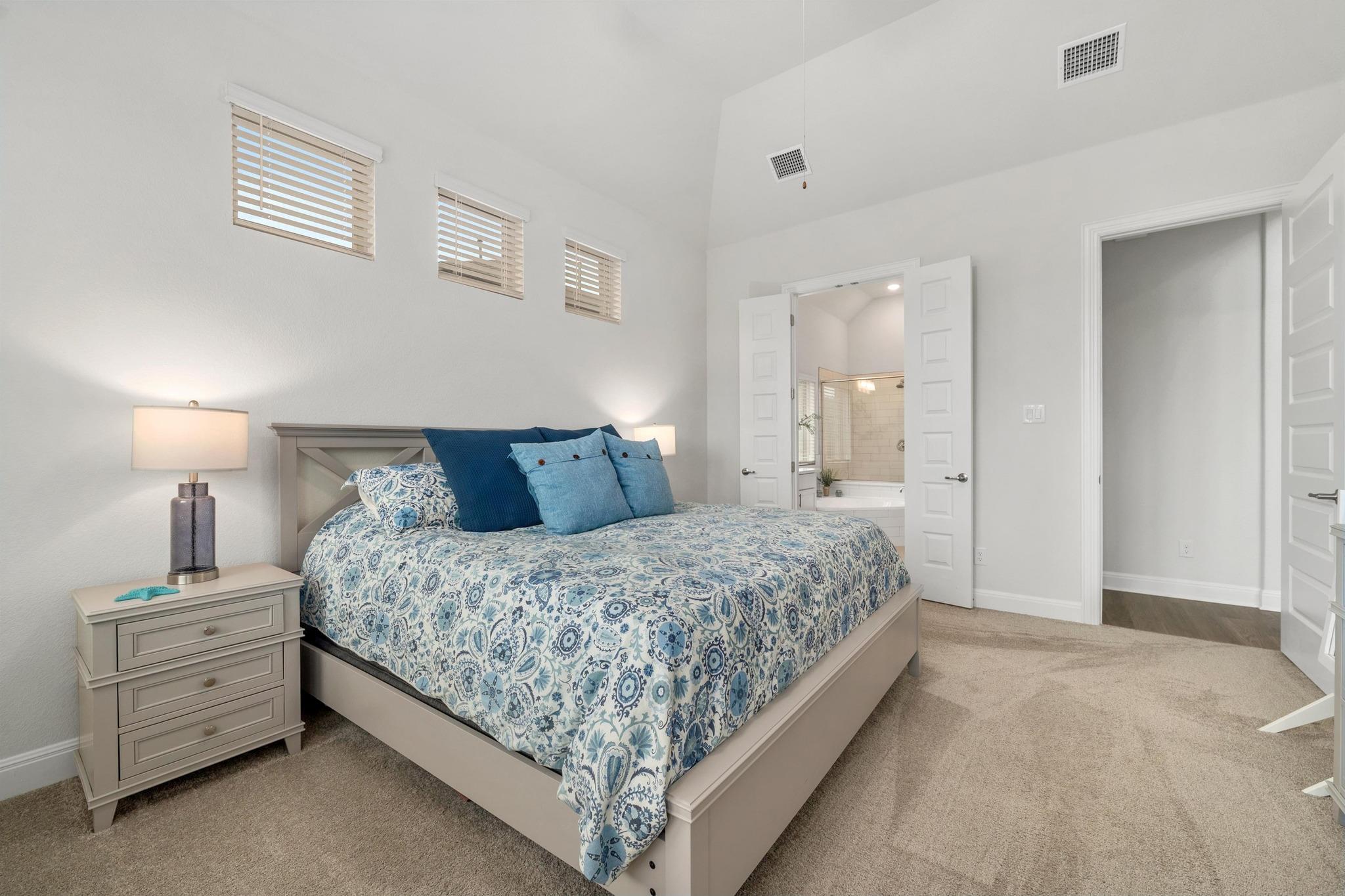 913 Landing Ln, Leander, TX 78641