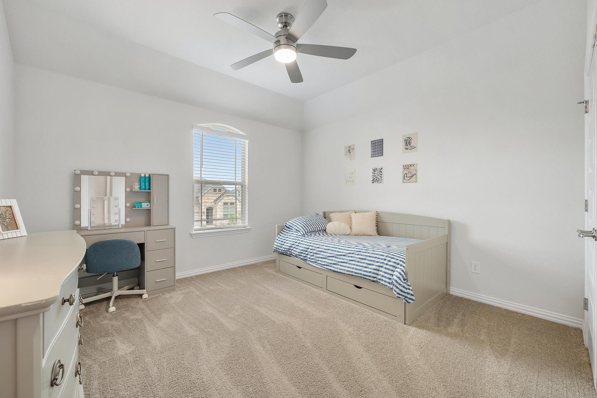 913 Landing Ln, Leander, TX 78641