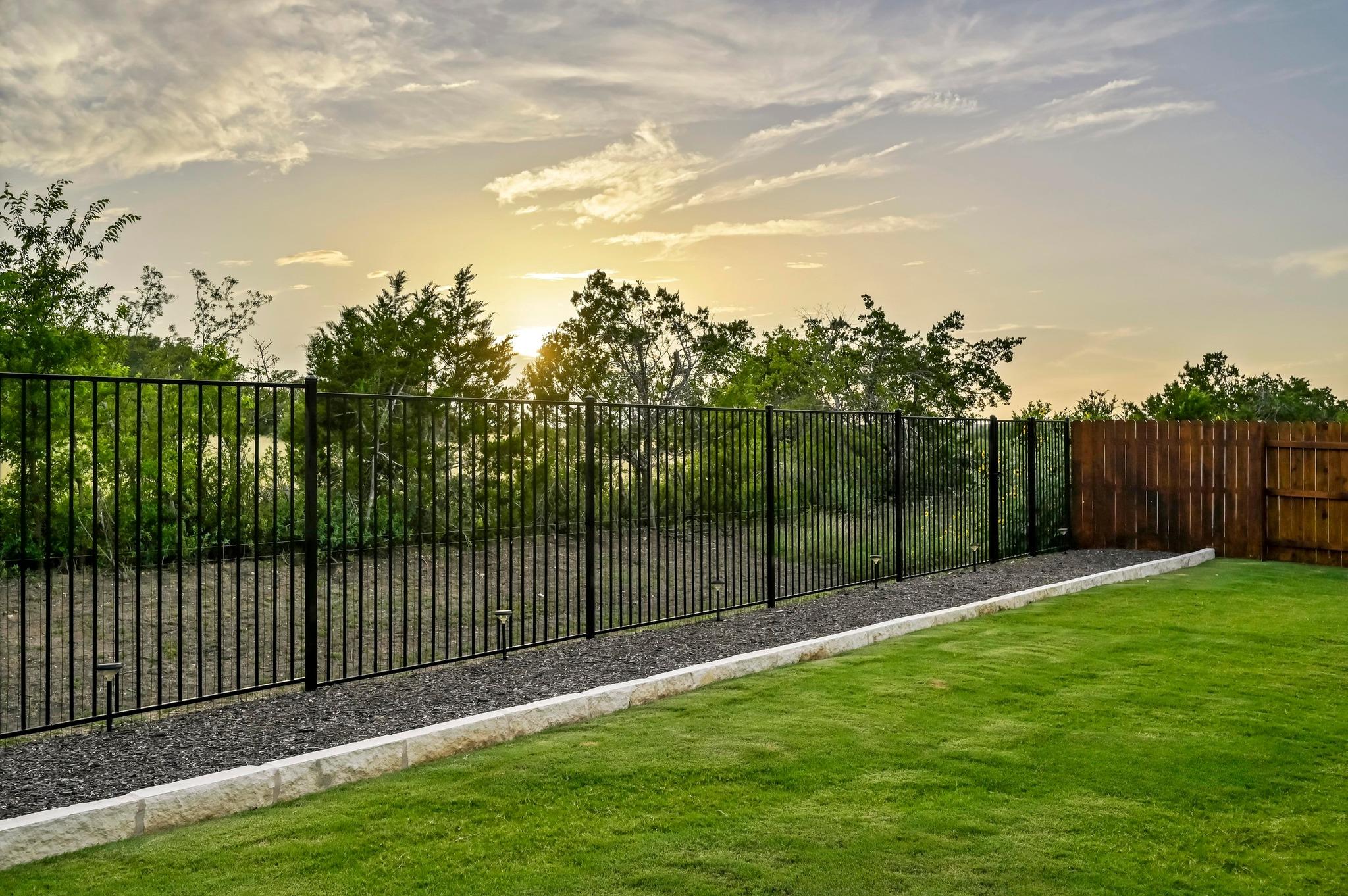 913 Landing Ln, Leander, TX 78641