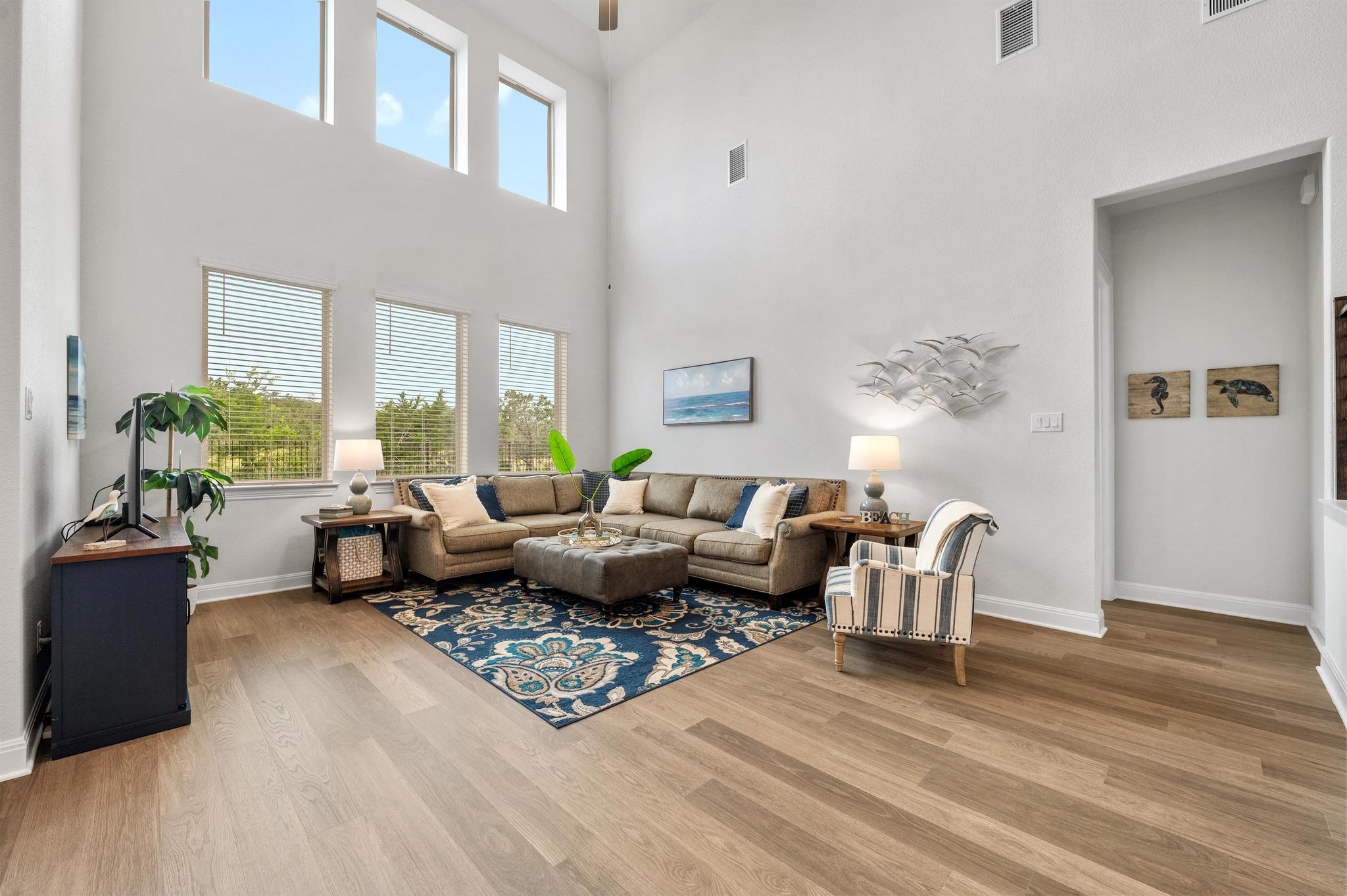 913 Landing Ln, Leander, TX 78641