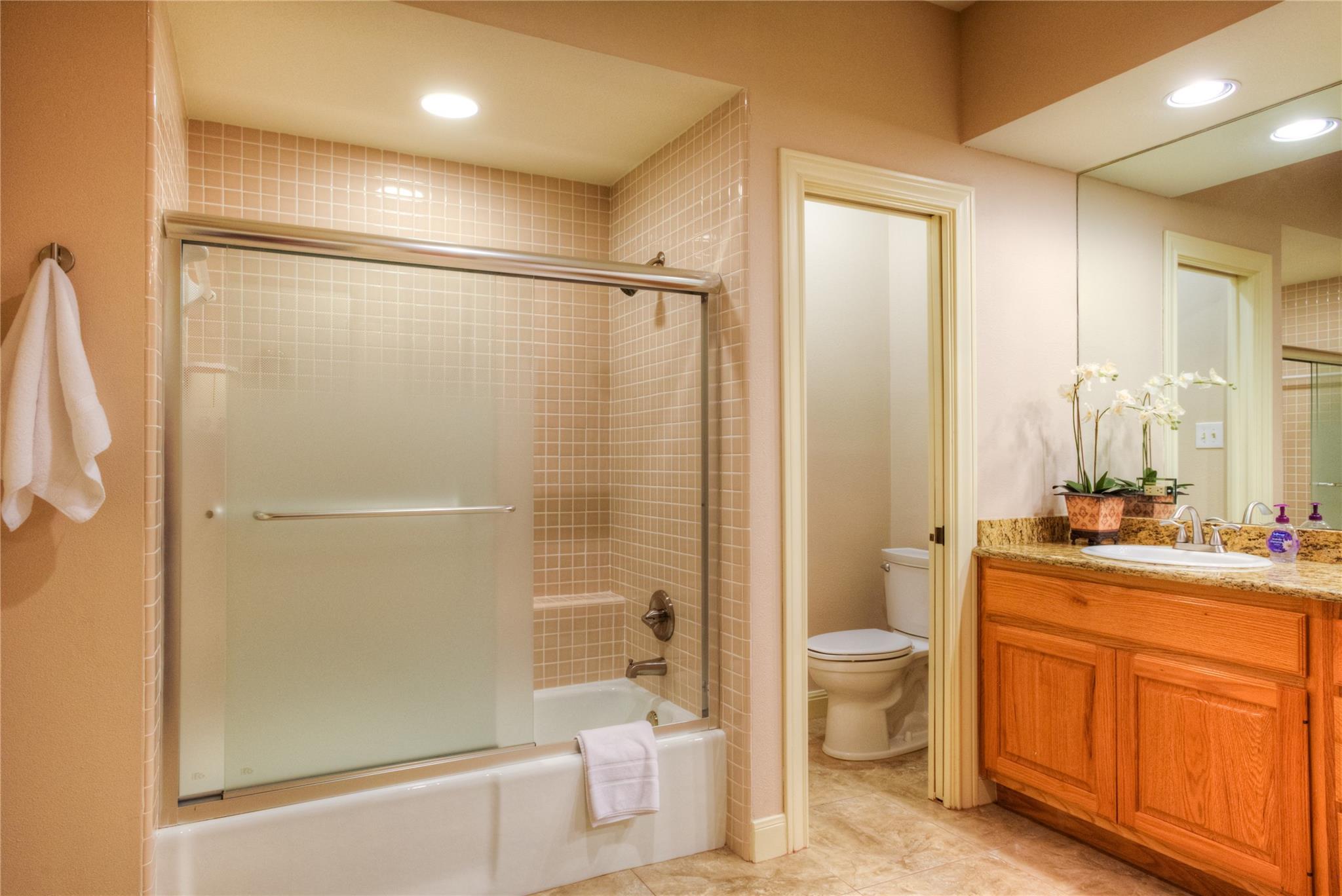1924 Clubhouse Hill Dr # 25, Spicewood, TX 78669
