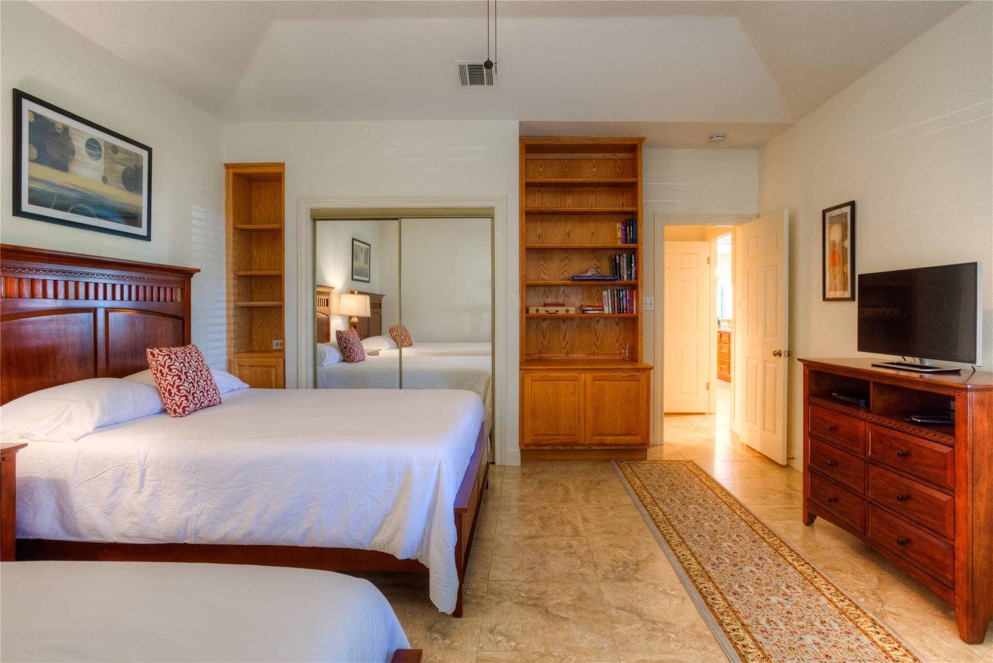 1924 Clubhouse Hill Dr # 25, Spicewood, TX 78669