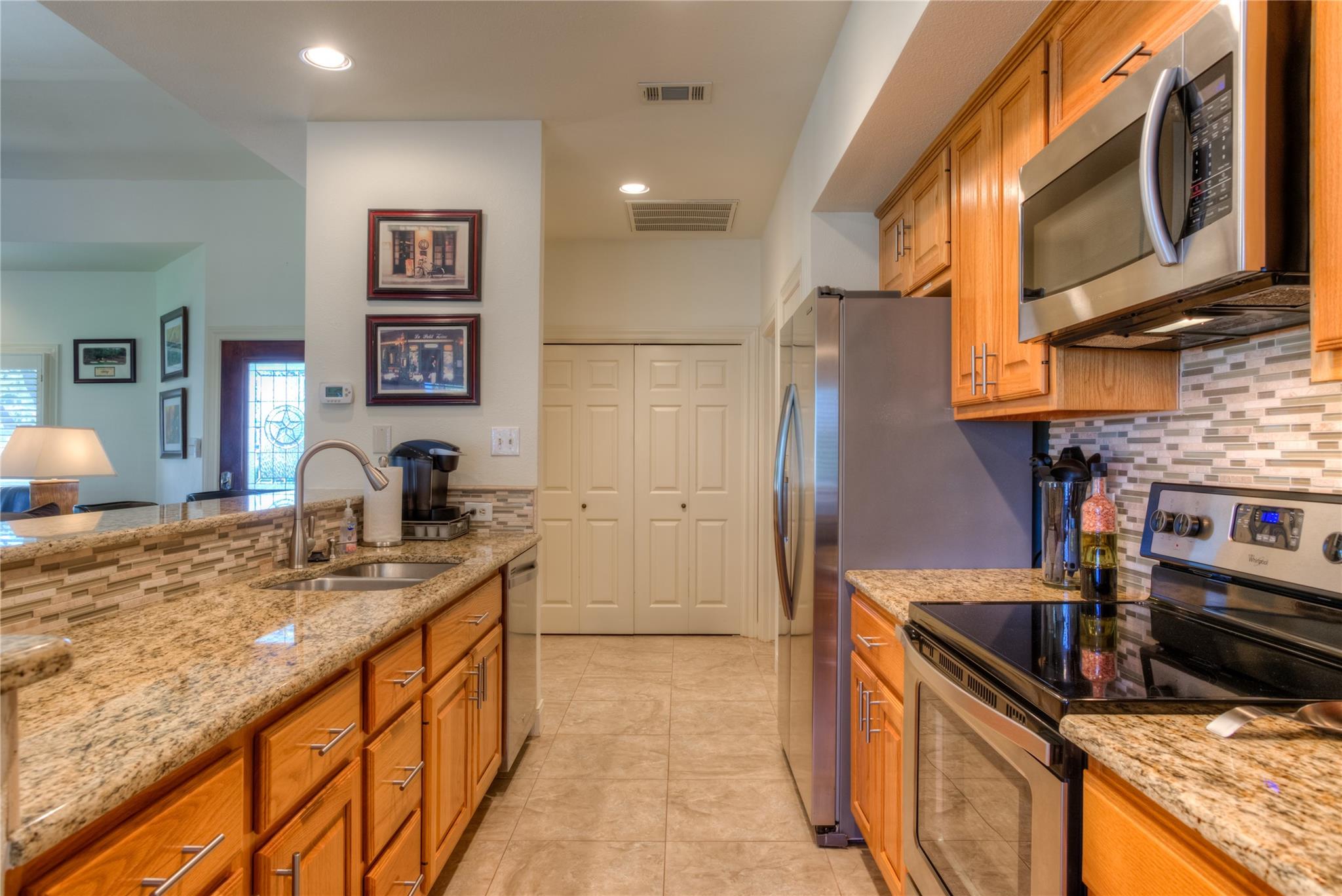 1924 Clubhouse Hill Dr # 25, Spicewood, TX 78669
