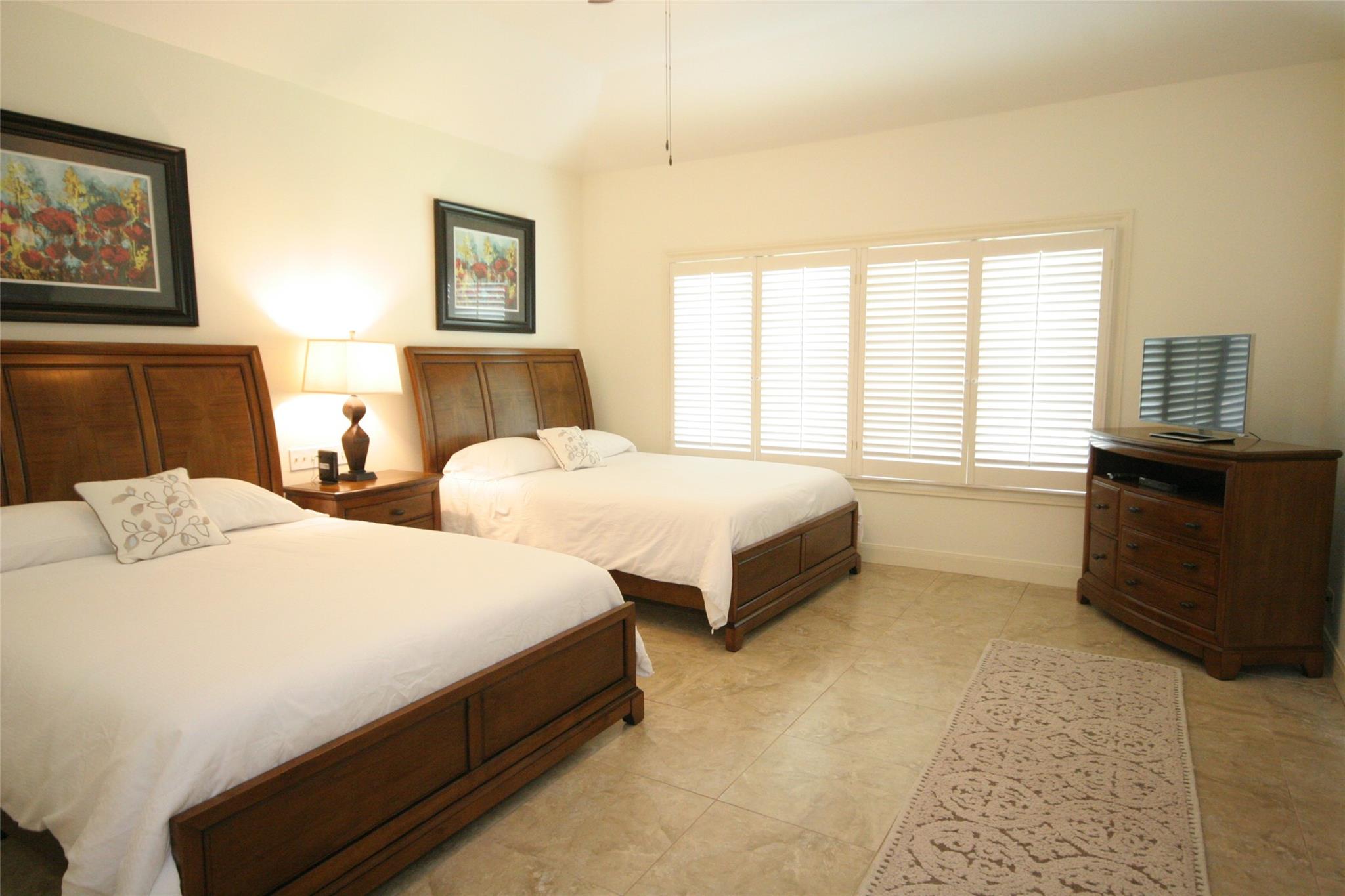 1924 Clubhouse Hill Dr # 25, Spicewood, TX 78669