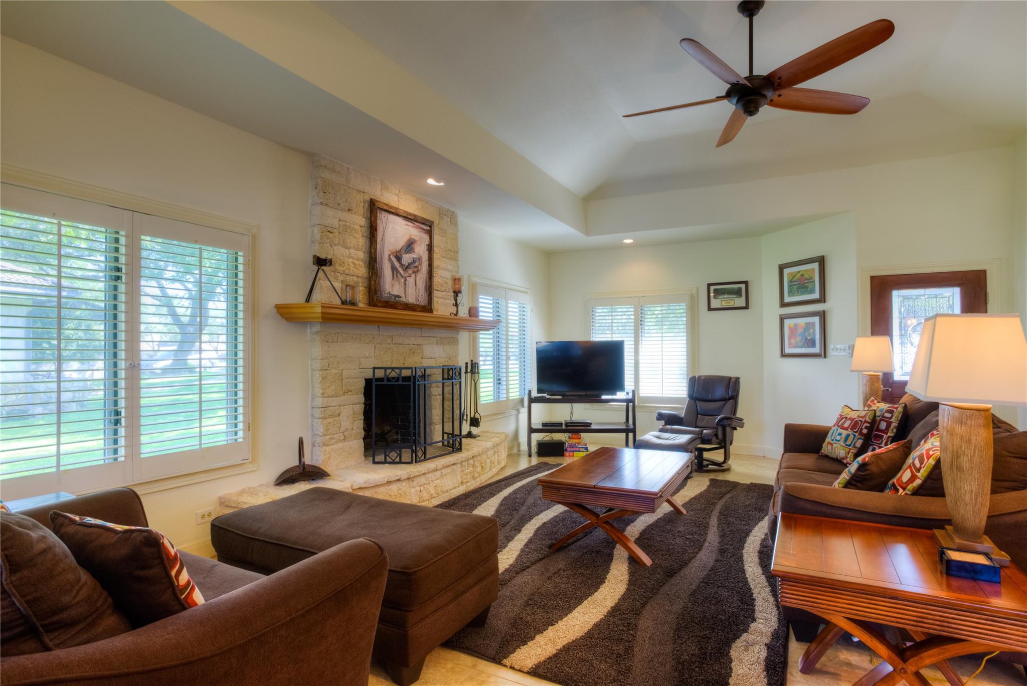 1924 Clubhouse Hill Dr # 25, Spicewood, TX 78669