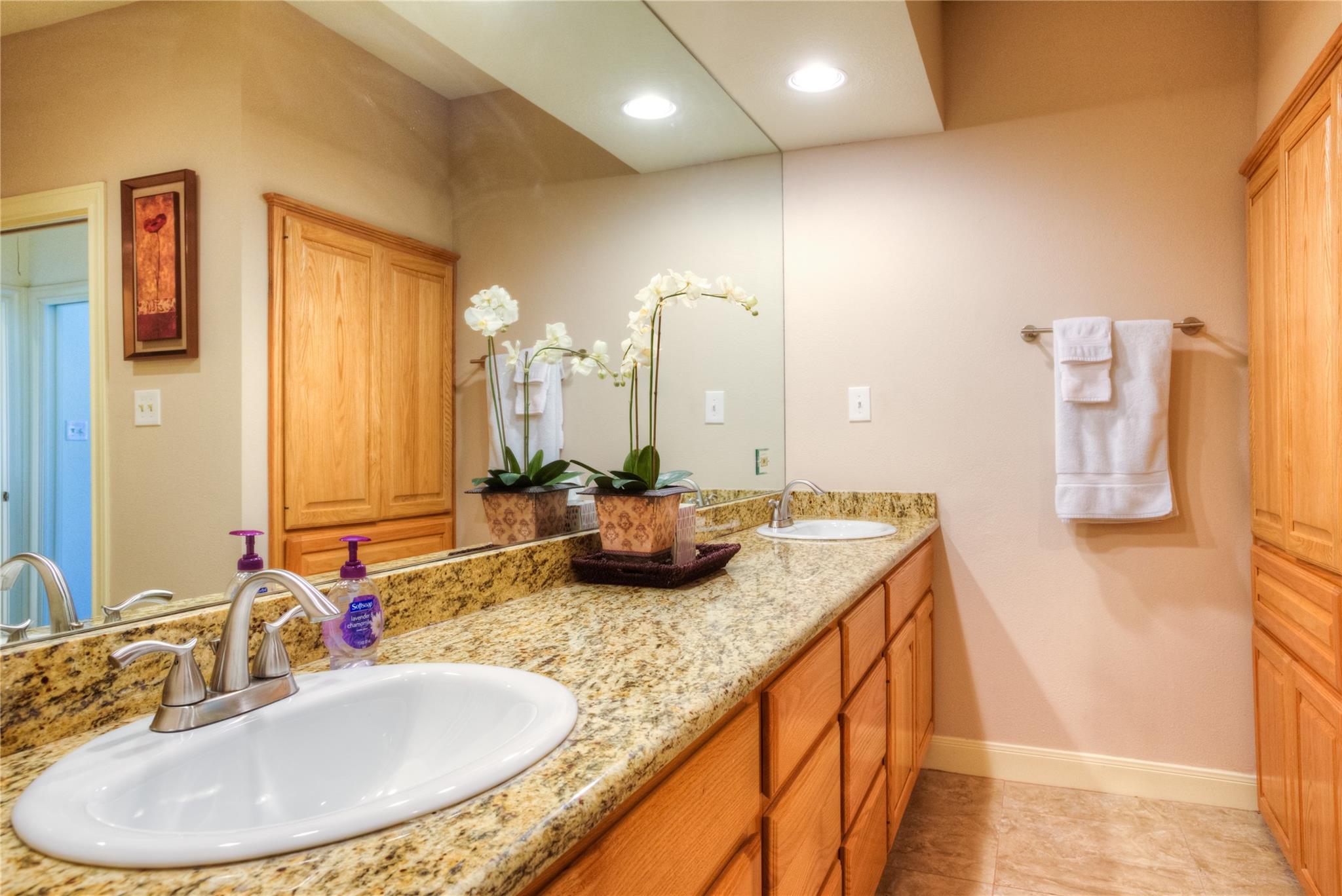 1924 Clubhouse Hill Dr # 25, Spicewood, TX 78669