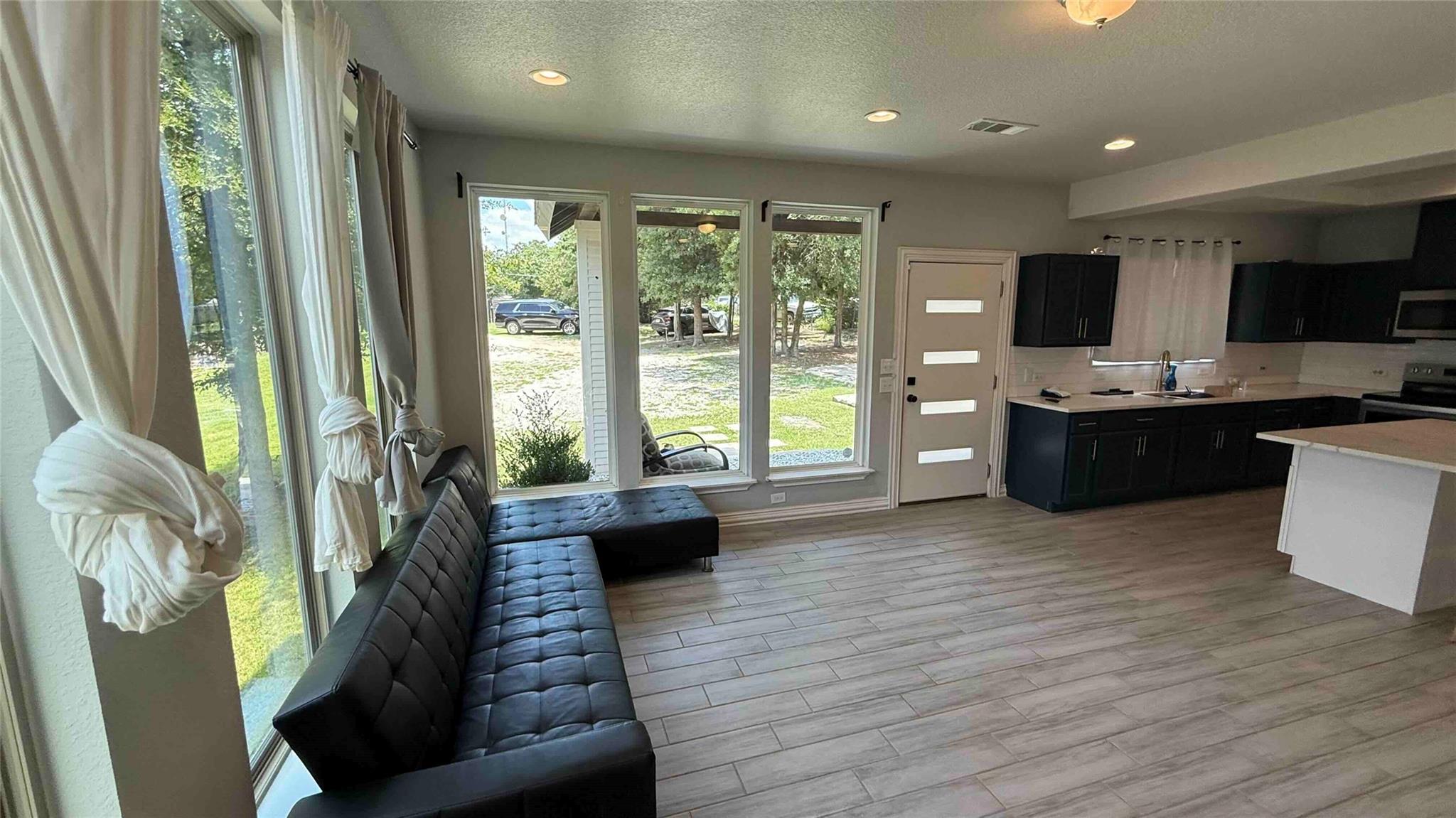 118 Camino De Agua, Elgin, TX 78621