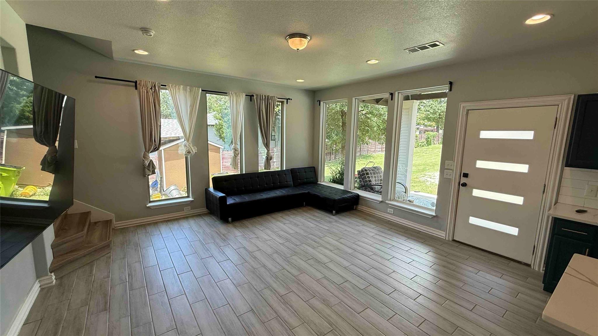 118 Camino De Agua, Elgin, TX 78621