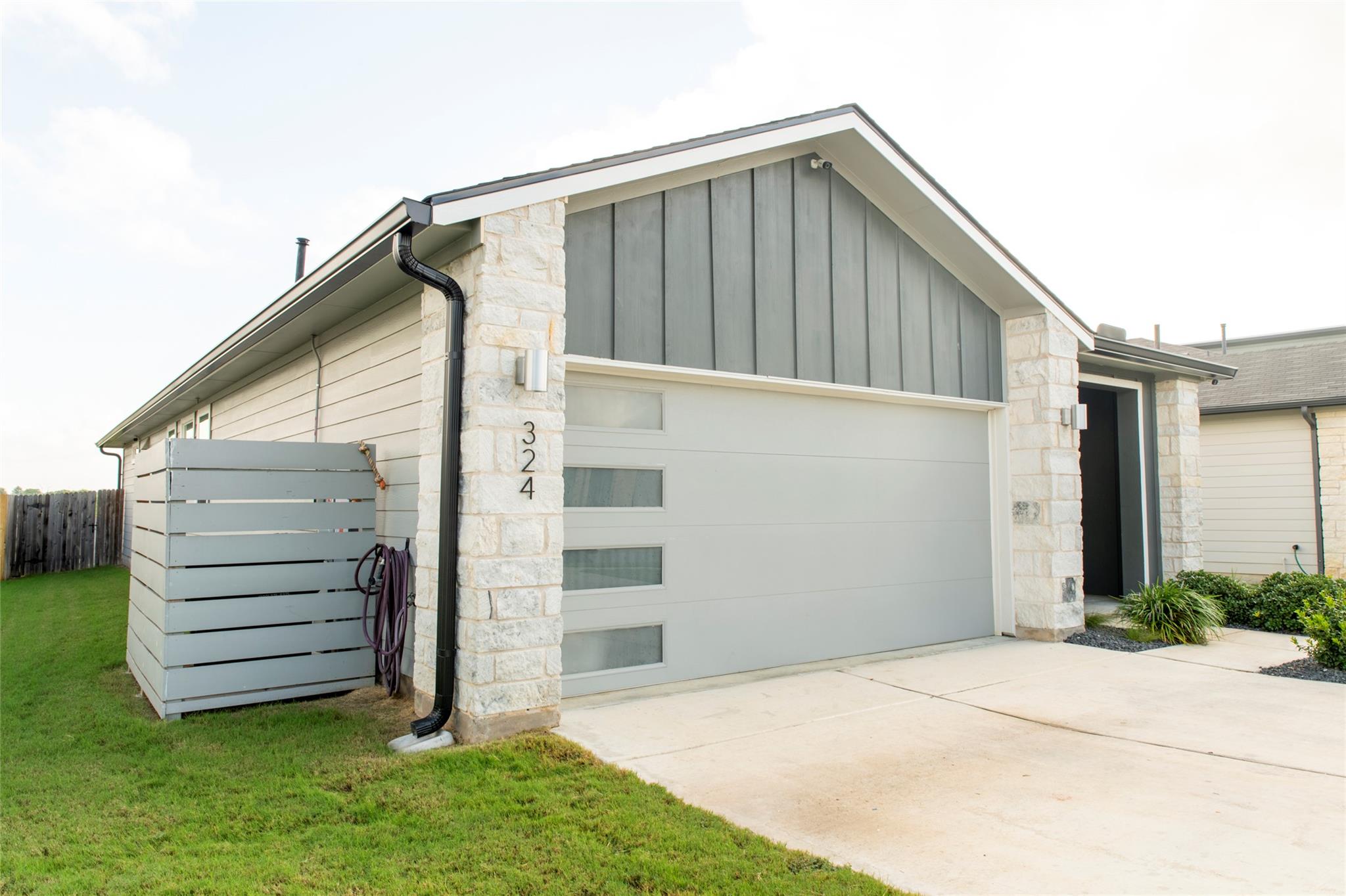 324 Millbrook Blvd, San Marcos, TX 78666