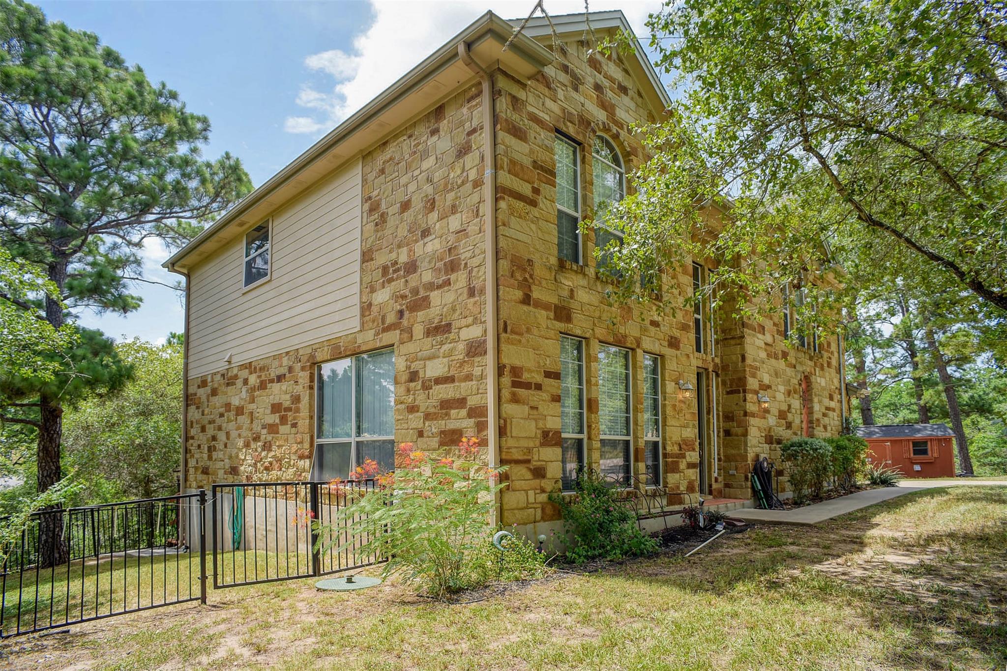 382 Akaloa Dr, Bastrop, TX 78602