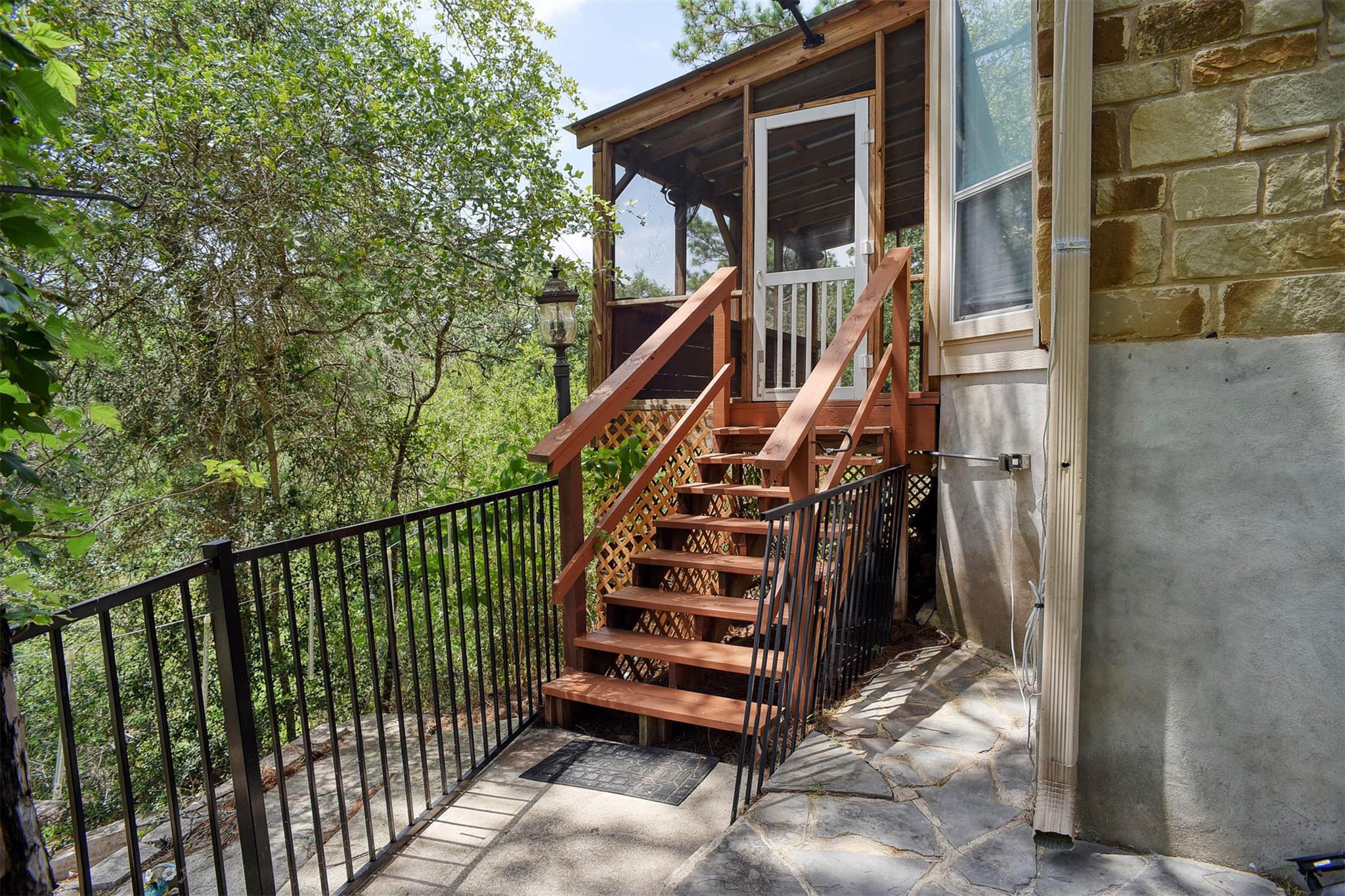 382 Akaloa Dr, Bastrop, TX 78602