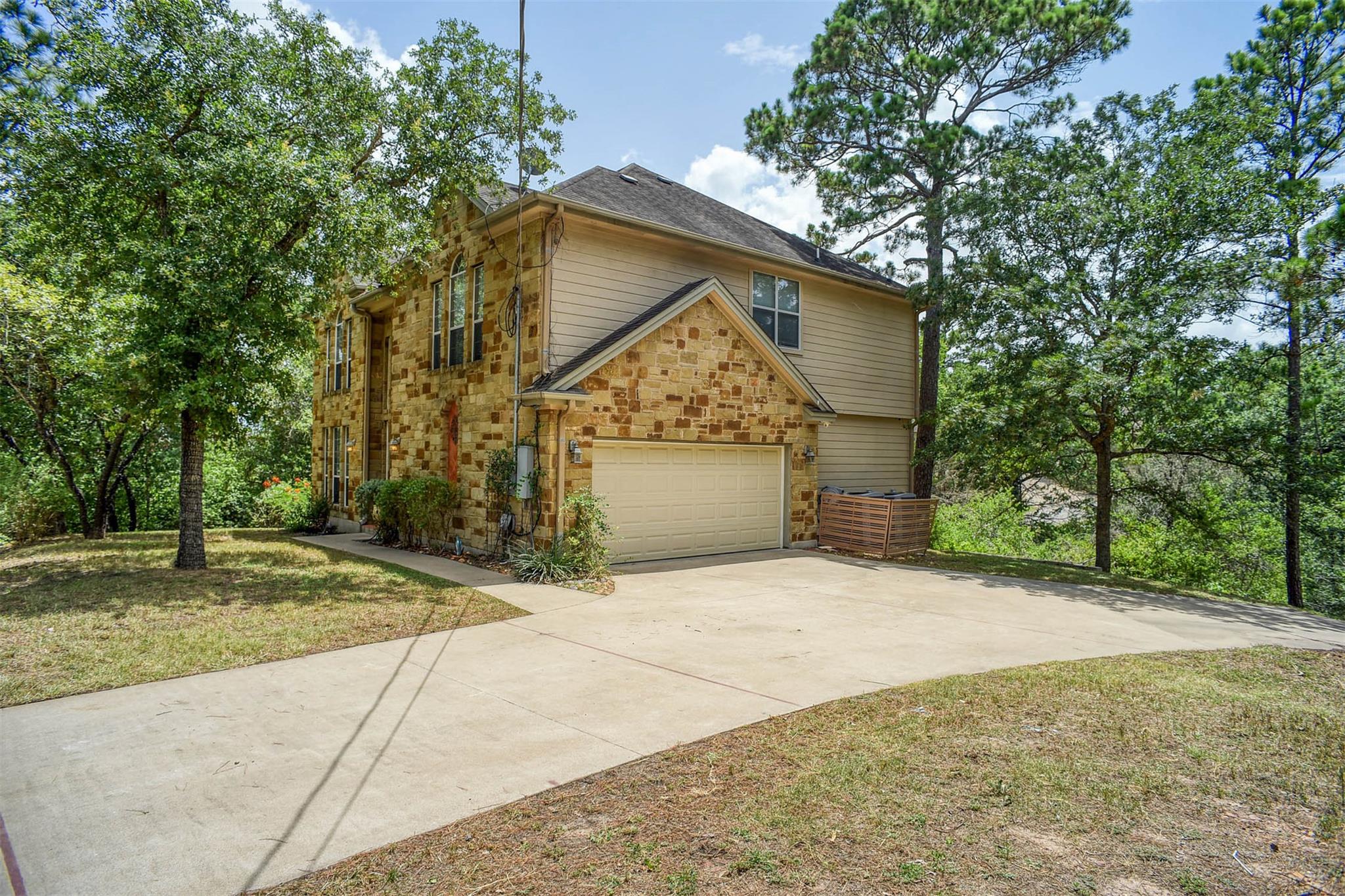 382 Akaloa Dr, Bastrop, TX 78602