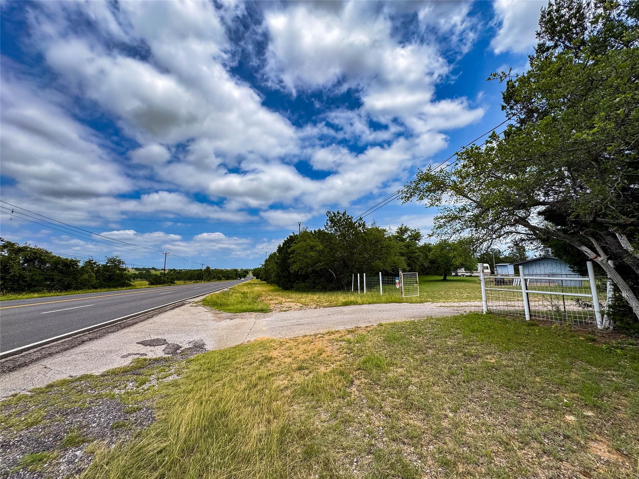 7824 N US Highway 281, Johnson City, TX 78636