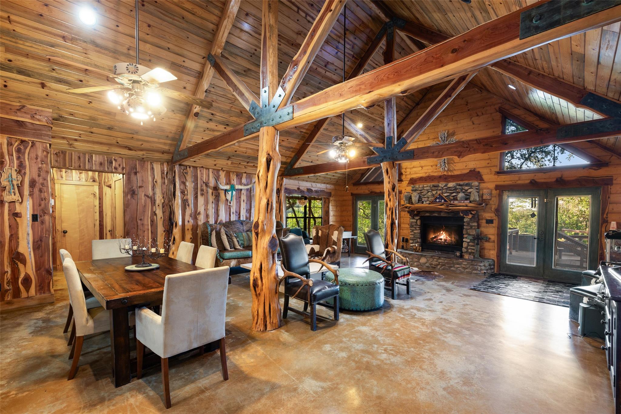 101 Rolling Hills Rd, Blanco, TX 78606