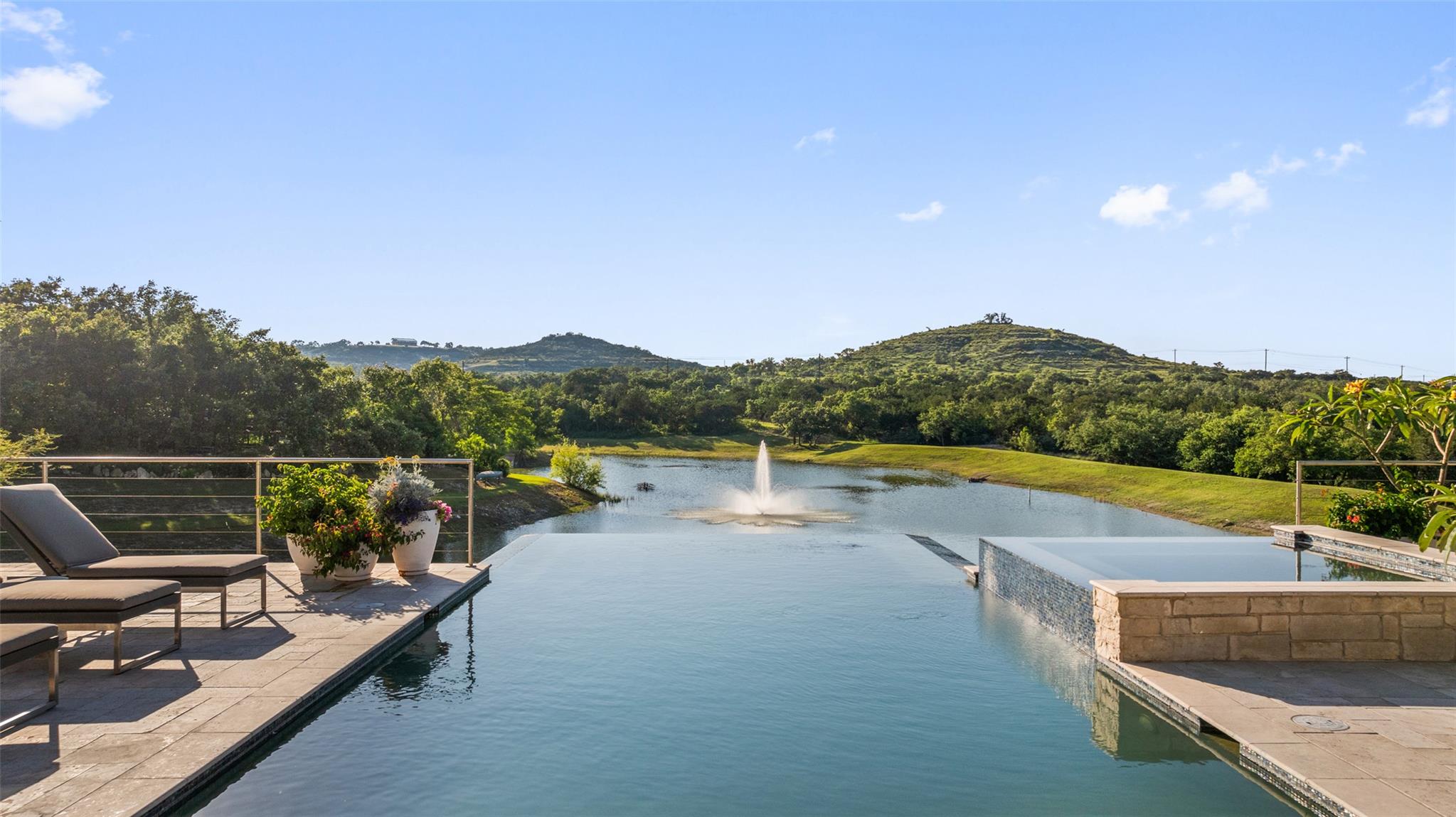 101 Rolling Hills Rd, Blanco, TX 78606