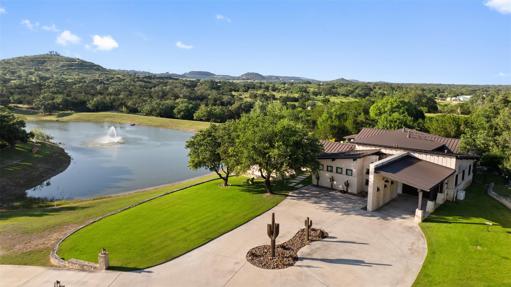101 Rolling Hills Rd, Blanco, TX 78606
