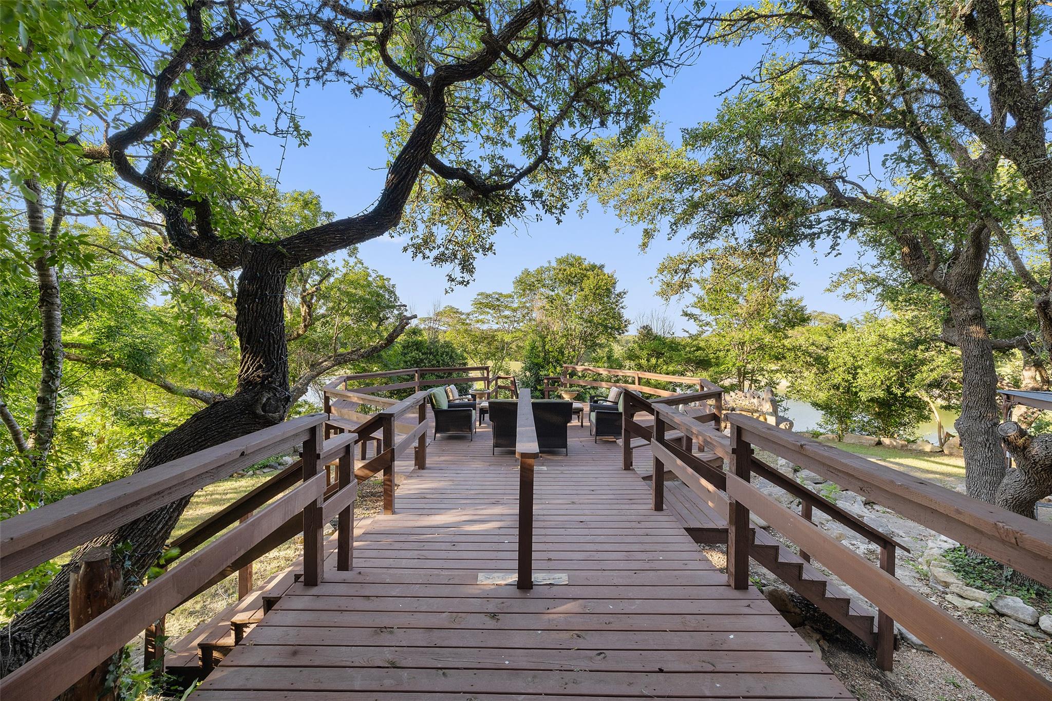 101 Rolling Hills Rd, Blanco, TX 78606
