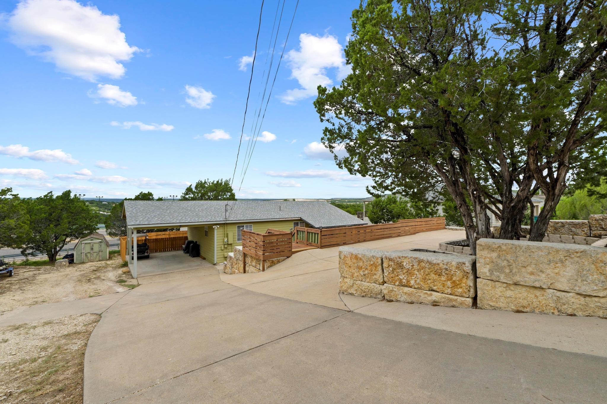 8104 Bronco Ln, Lago Vista, TX 78645