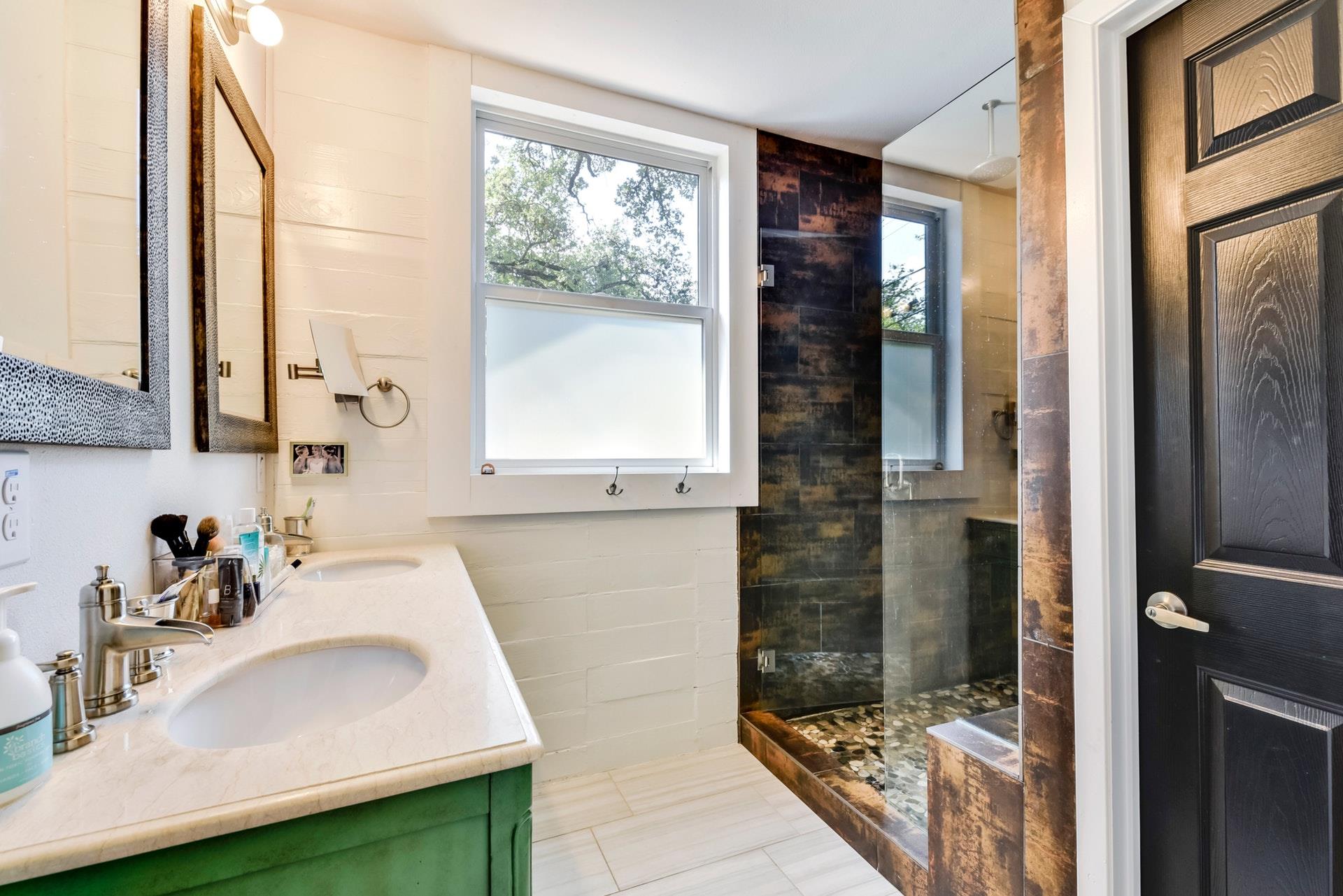 1011 E 14th St, Austin, TX 78702