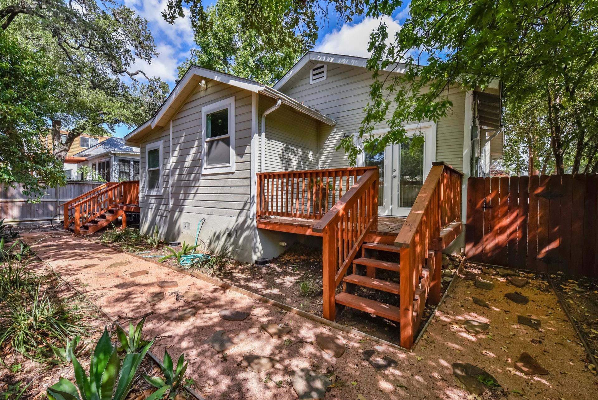1011 E 14th St, Austin, TX 78702