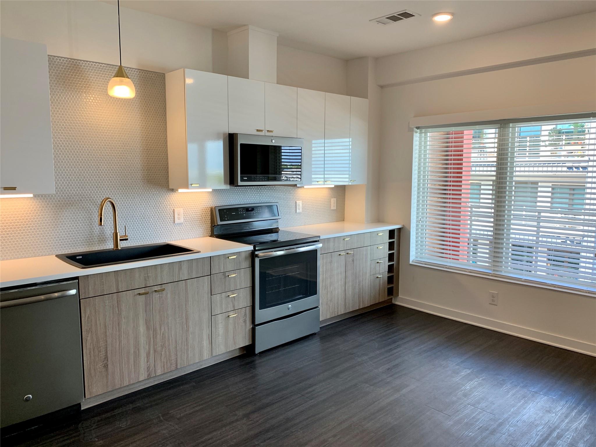 4361 South Congress Ave # 524, Austin, TX 78745